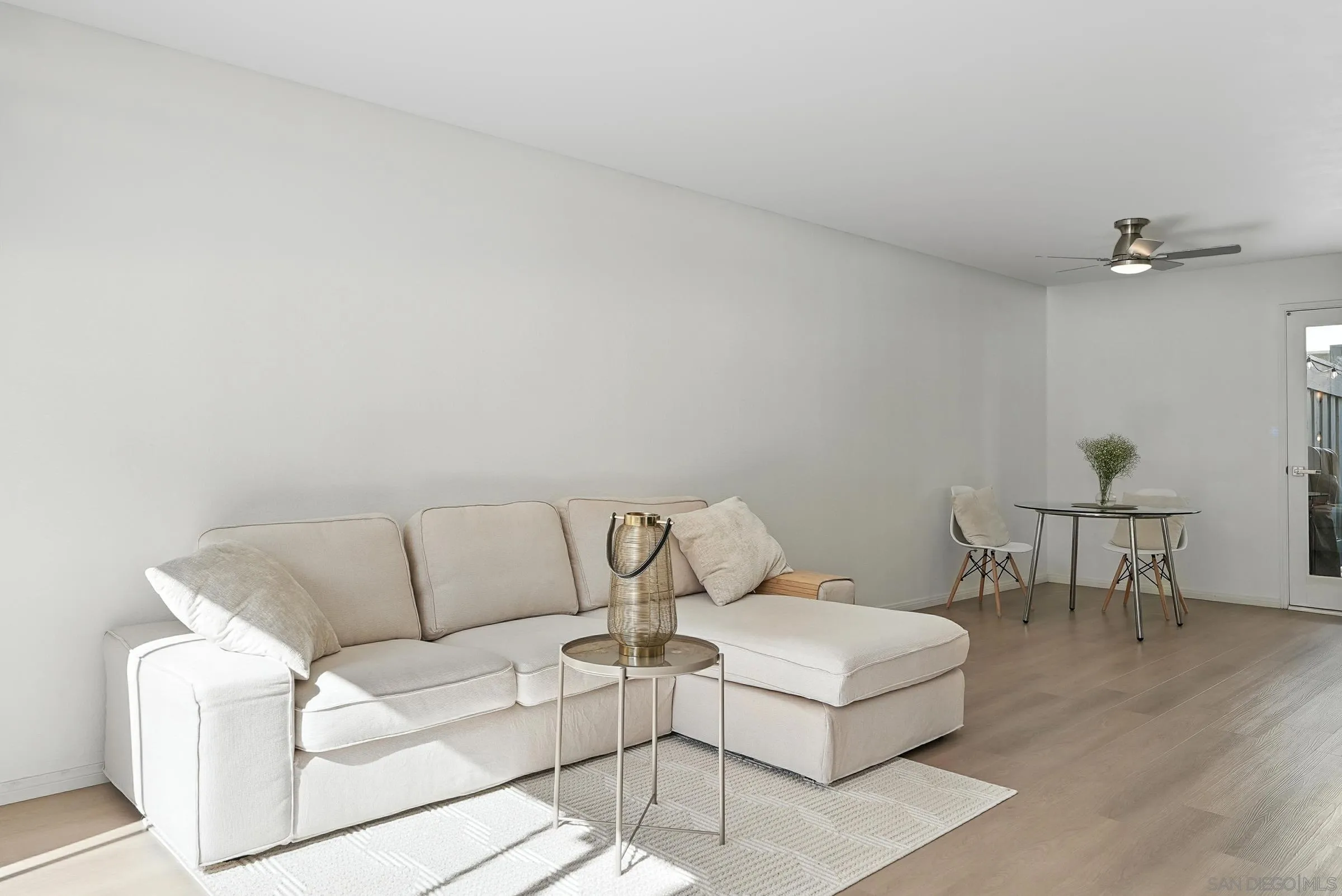 https://cdn.realtyfeed.com/cdn/127/250040627/3cf2a1ac08f07129cd3fdc5f621117d1.webp