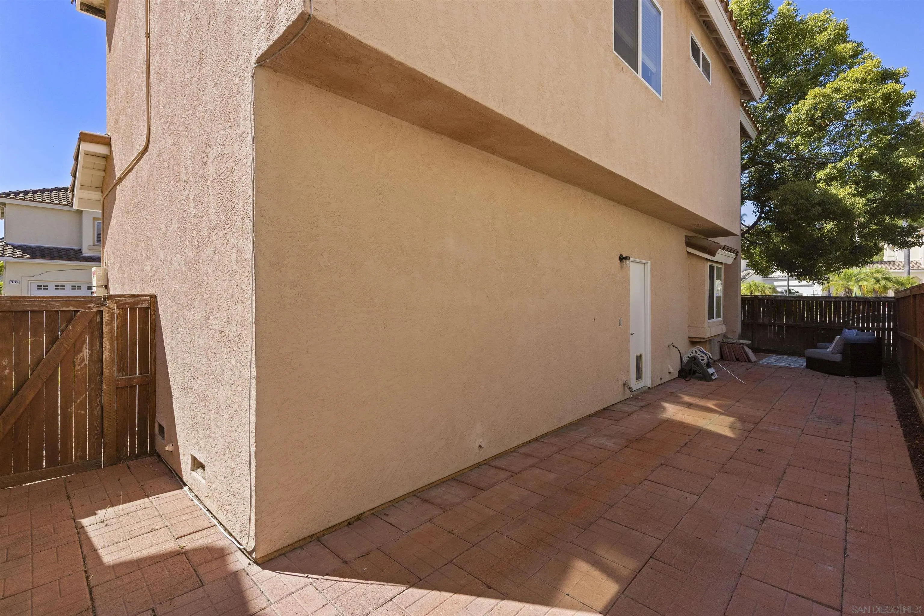 https://cdn.realtyfeed.com/cdn/127/250040628/0220acfa665dd24cc07cb682da6e7651.webp
