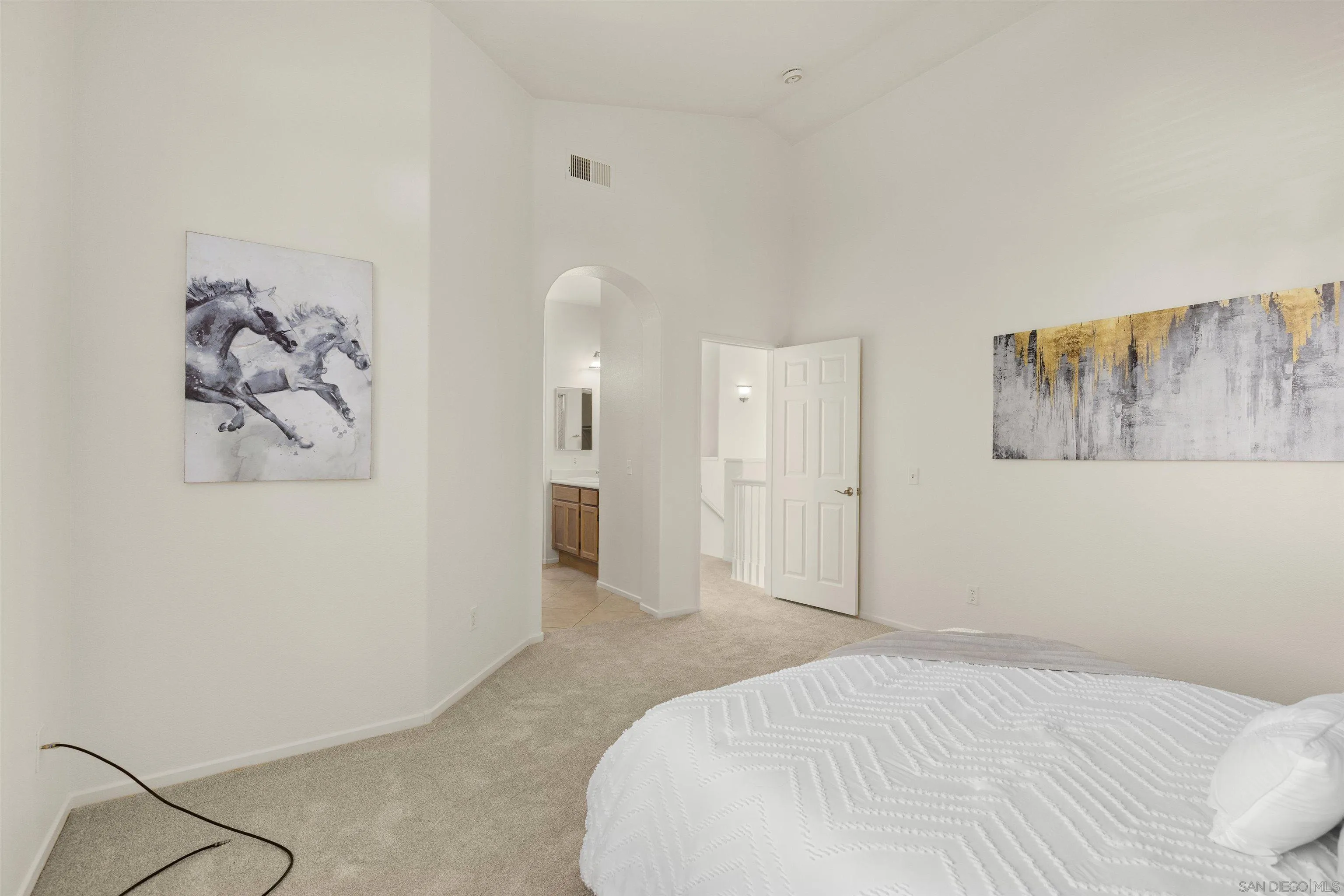 https://cdn.realtyfeed.com/cdn/127/250040628/705a4971409a95e84c5b92a0e050d3a3.webp