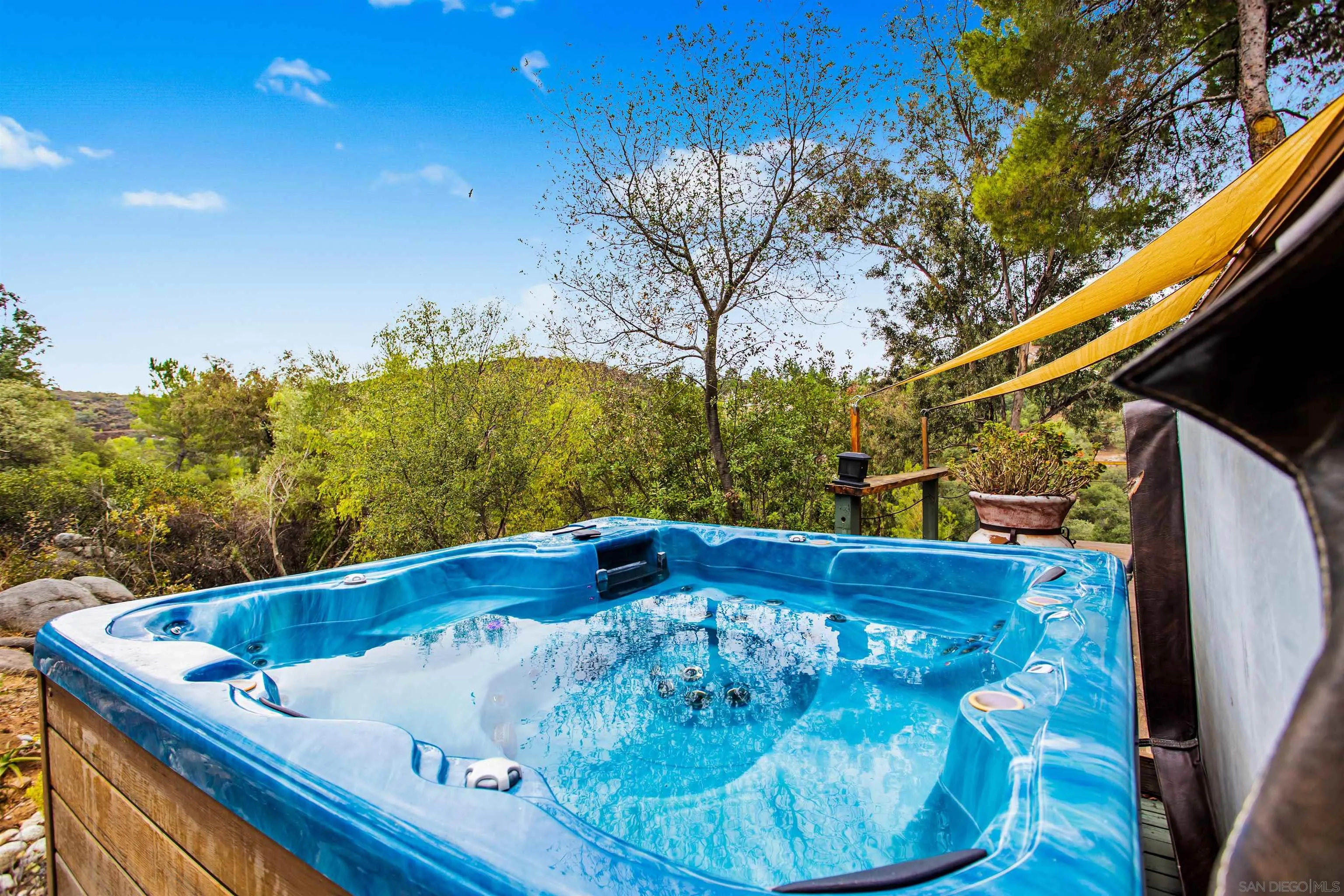 https://cdn.realtyfeed.com/cdn/127/250040629/9c5562d19dd6ea16b7dfcc3098fa1c3a.webp