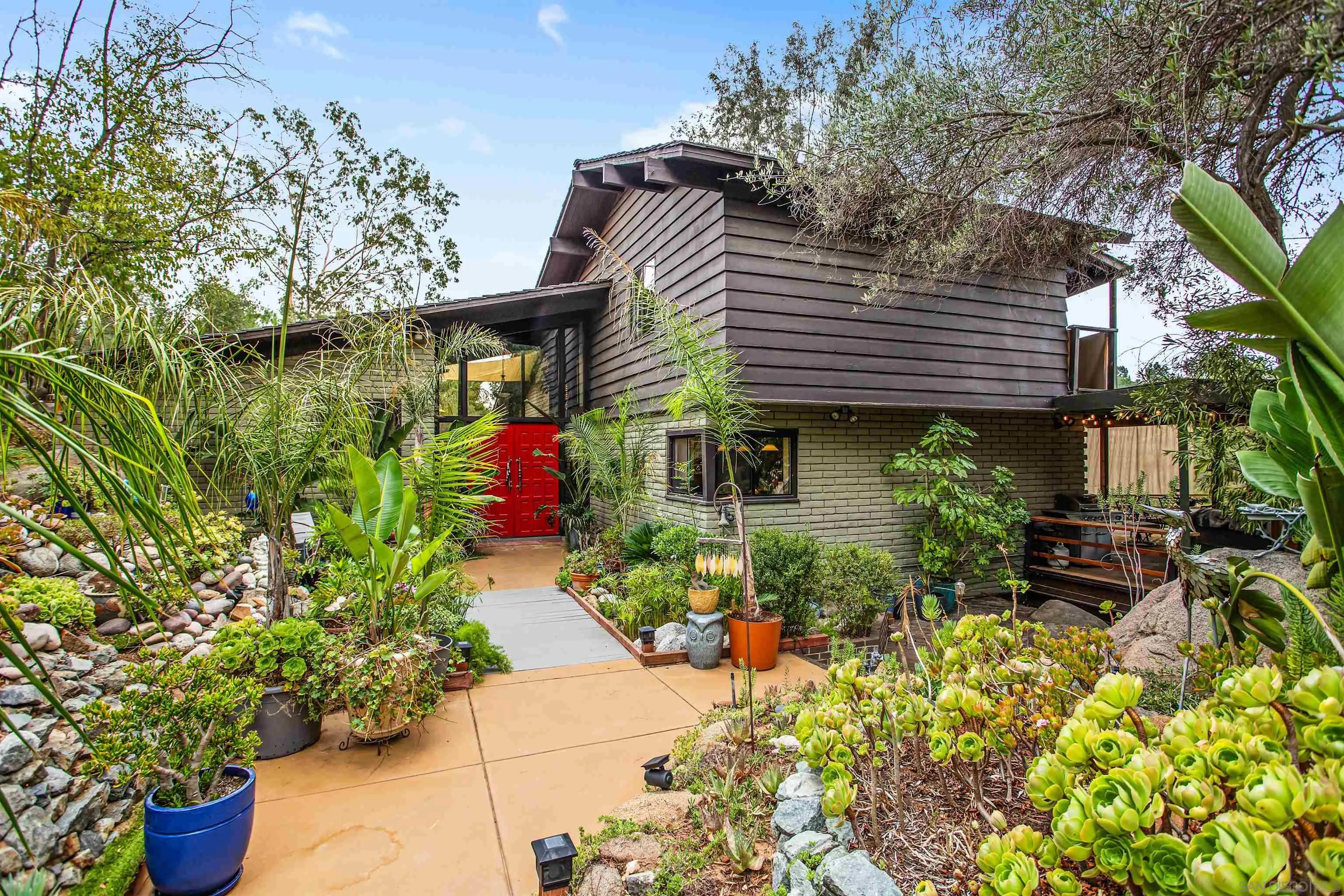 https://cdn.realtyfeed.com/cdn/127/250040629/d0386318495c8f950ea1839b10cf1bb5.webp