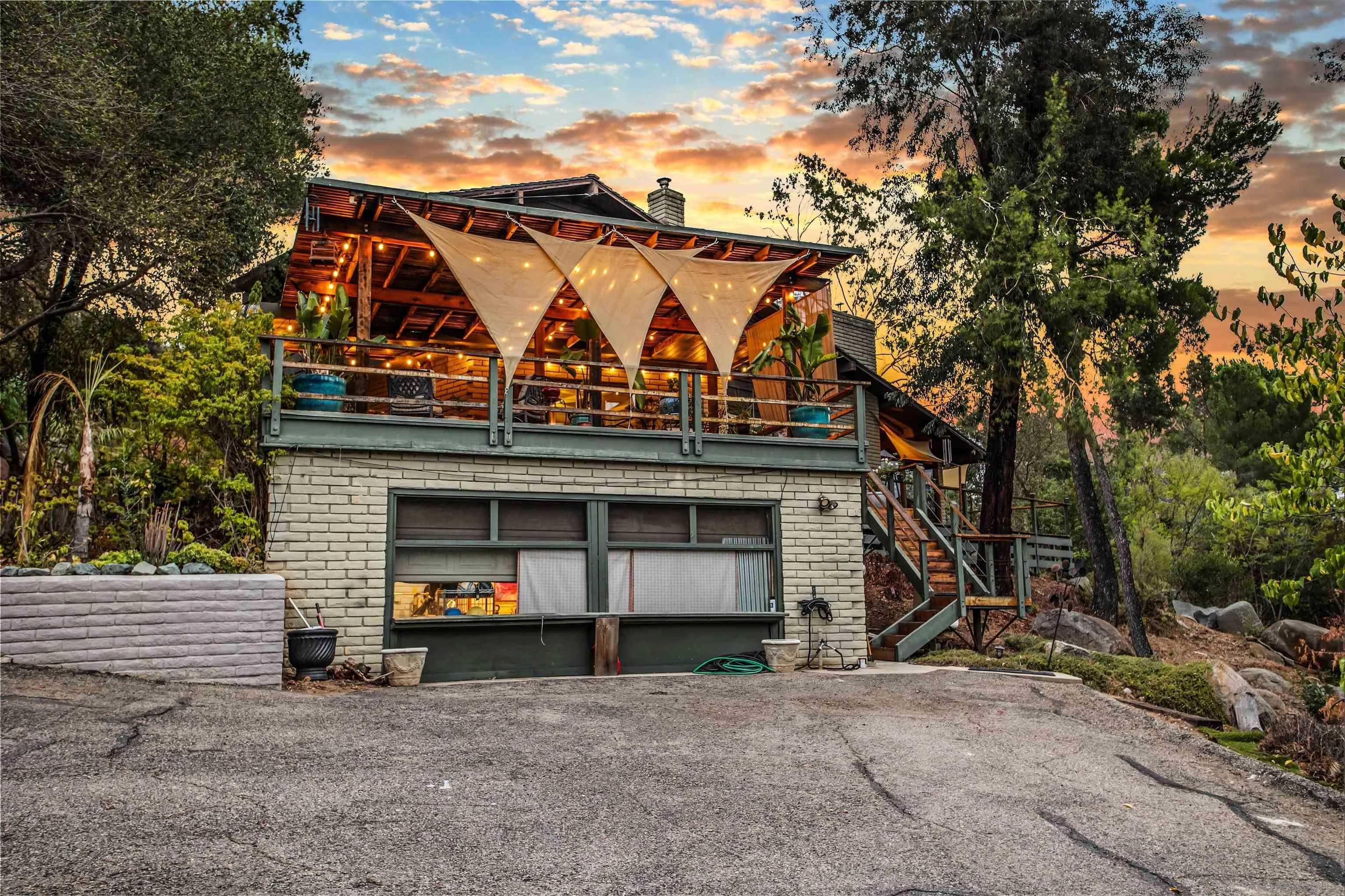 https://cdn.realtyfeed.com/cdn/127/250040629/e6cef7c66e995eb1ff49ba935a4655ef.webp