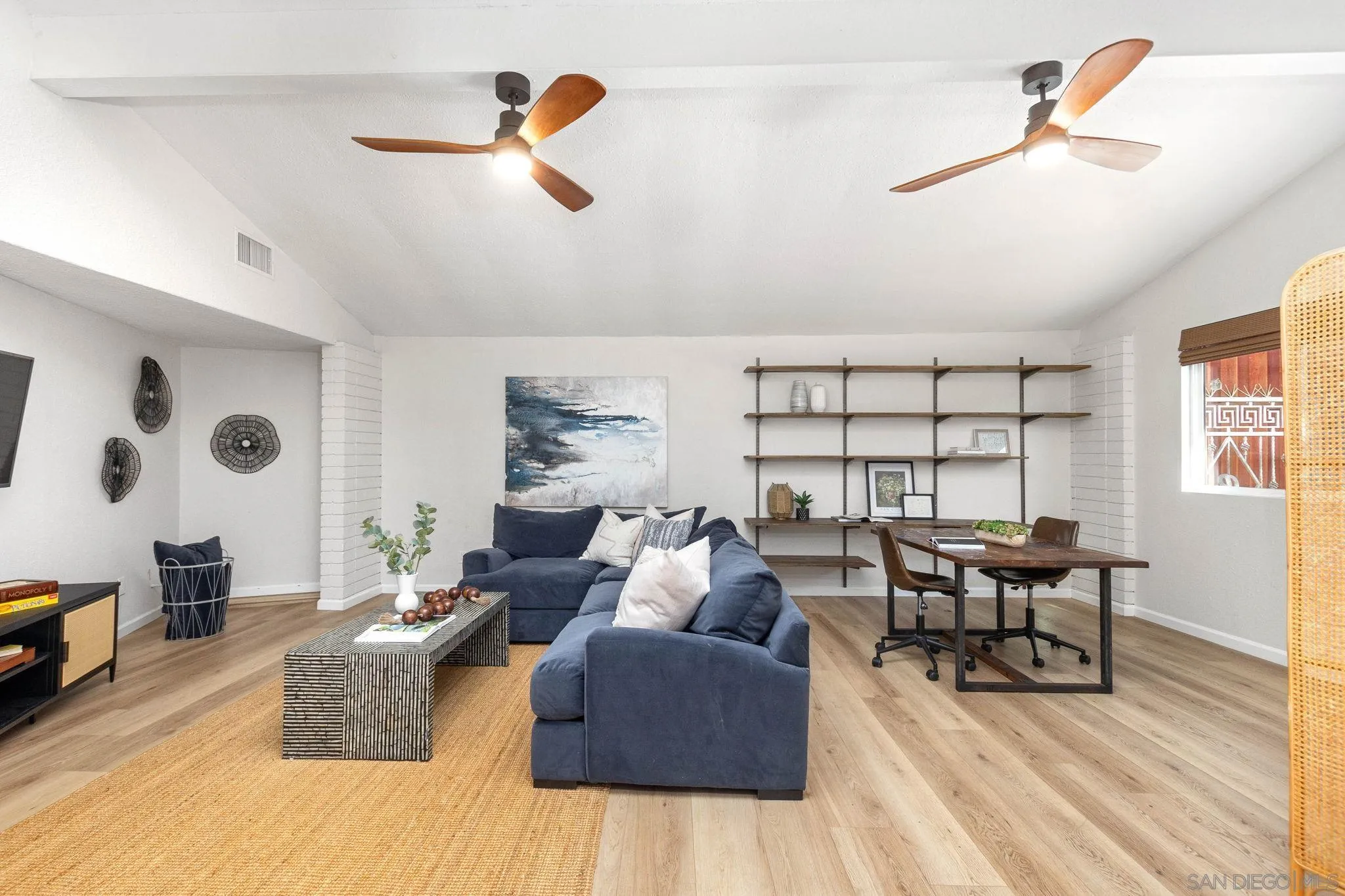 https://cdn.realtyfeed.com/cdn/127/250040632/06c9d678b868c38eba6bcd55ea327d4f.webp