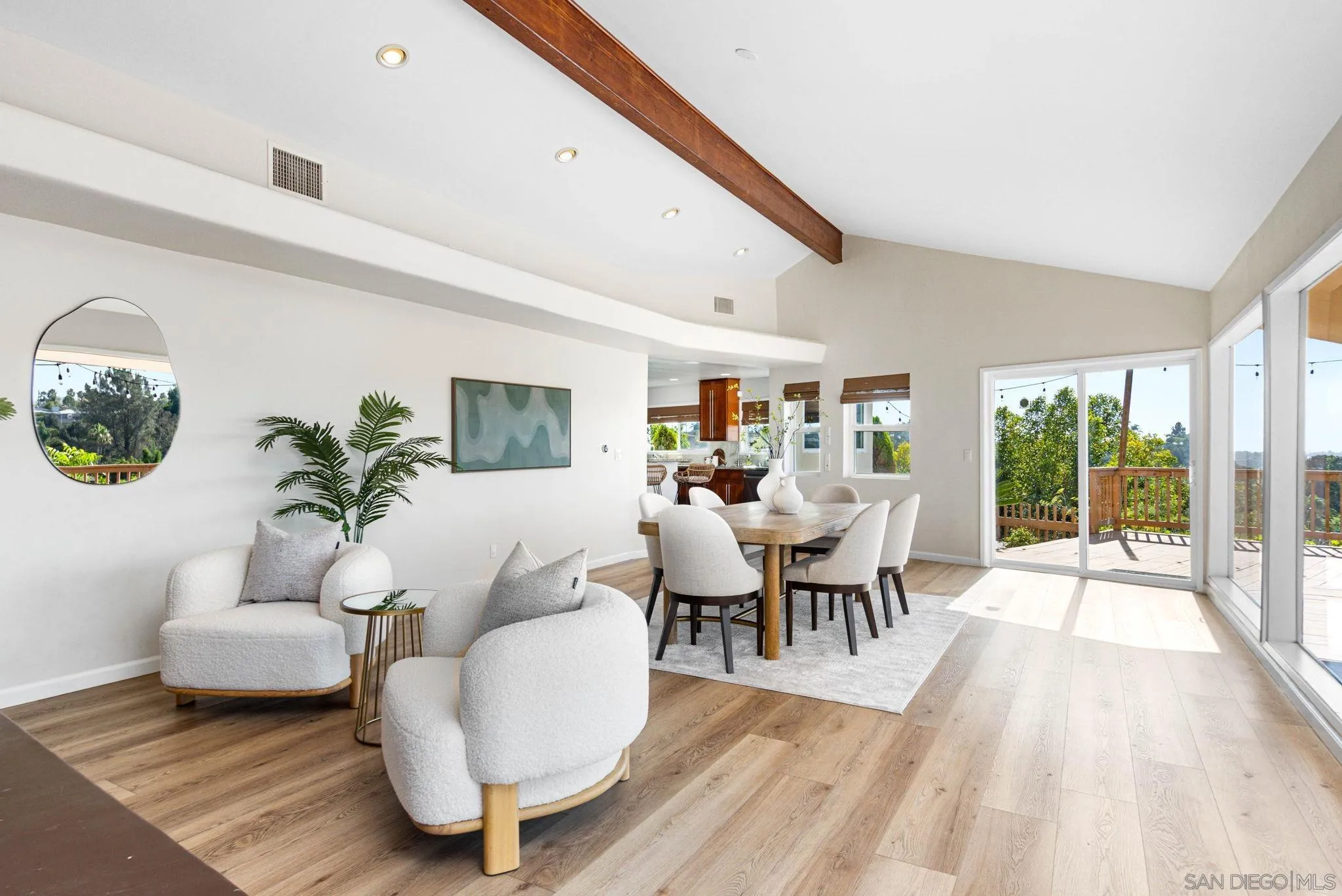 https://cdn.realtyfeed.com/cdn/127/250040632/cd84ba0e7f540e3c44e7c780e45a18b1.webp