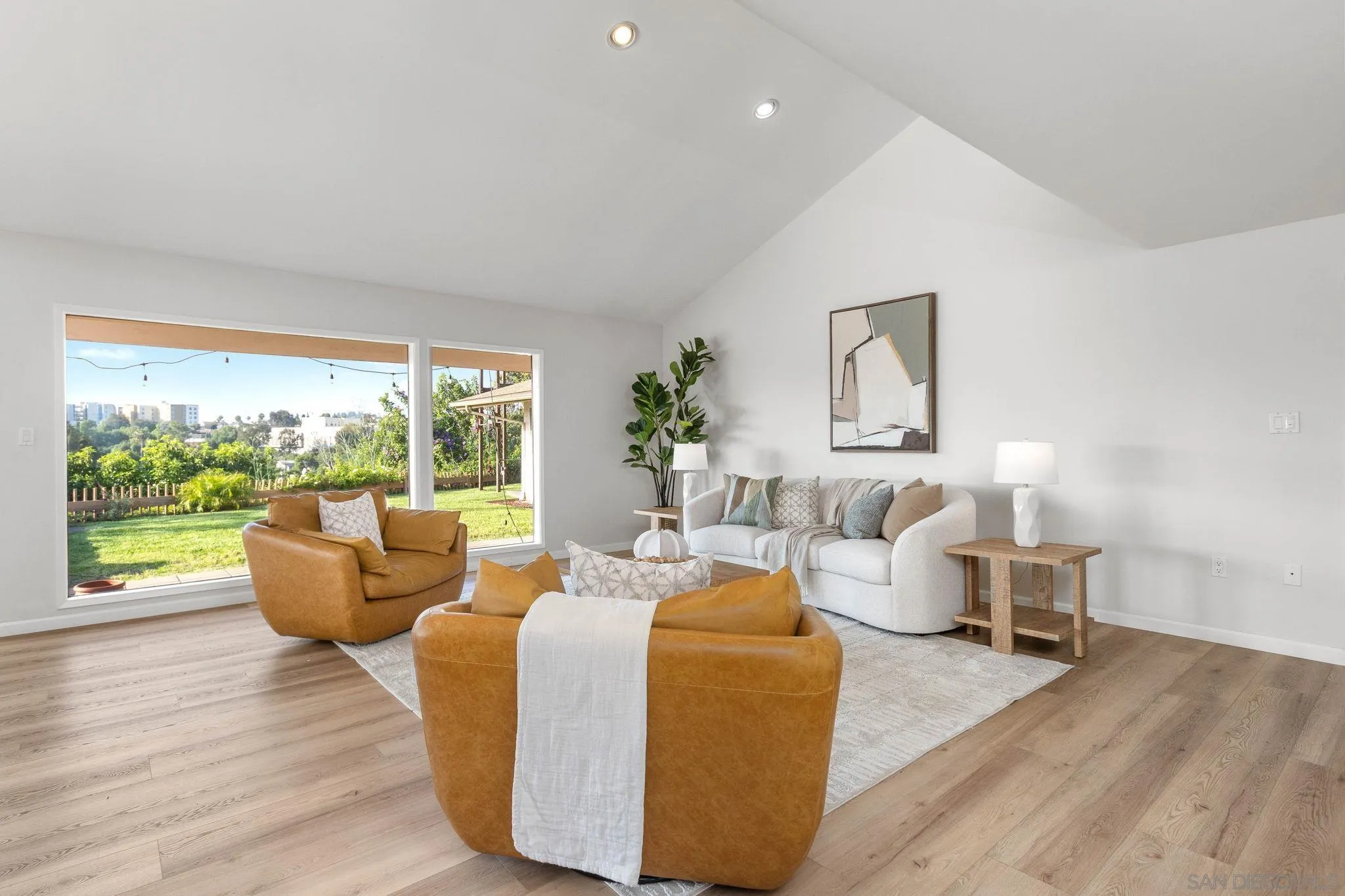 https://cdn.realtyfeed.com/cdn/127/250040632/cee08d10f9ee2a26cbd028e46c82da3f.webp