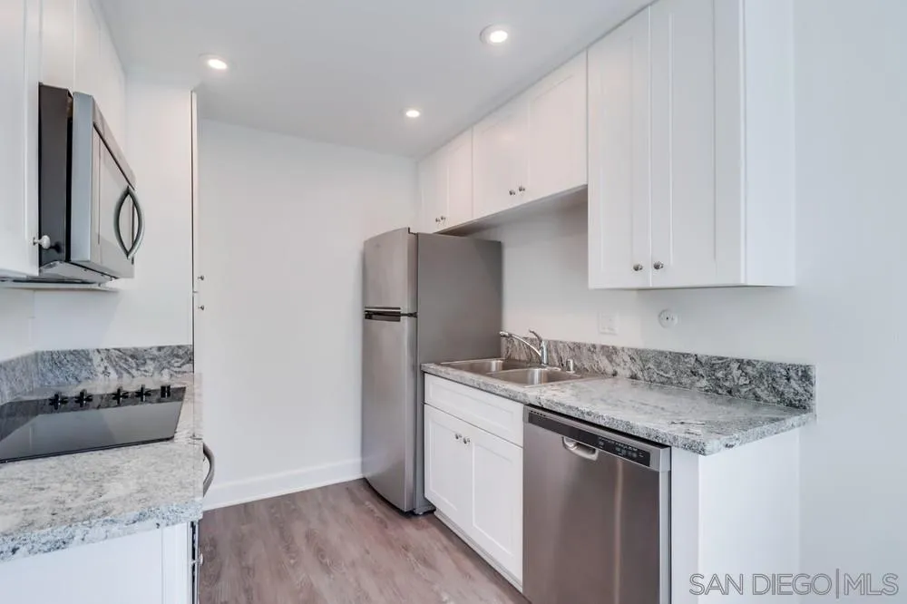 https://cdn.realtyfeed.com/cdn/127/250040634/2f606b07f94467a1b347652a10dddf10.webp