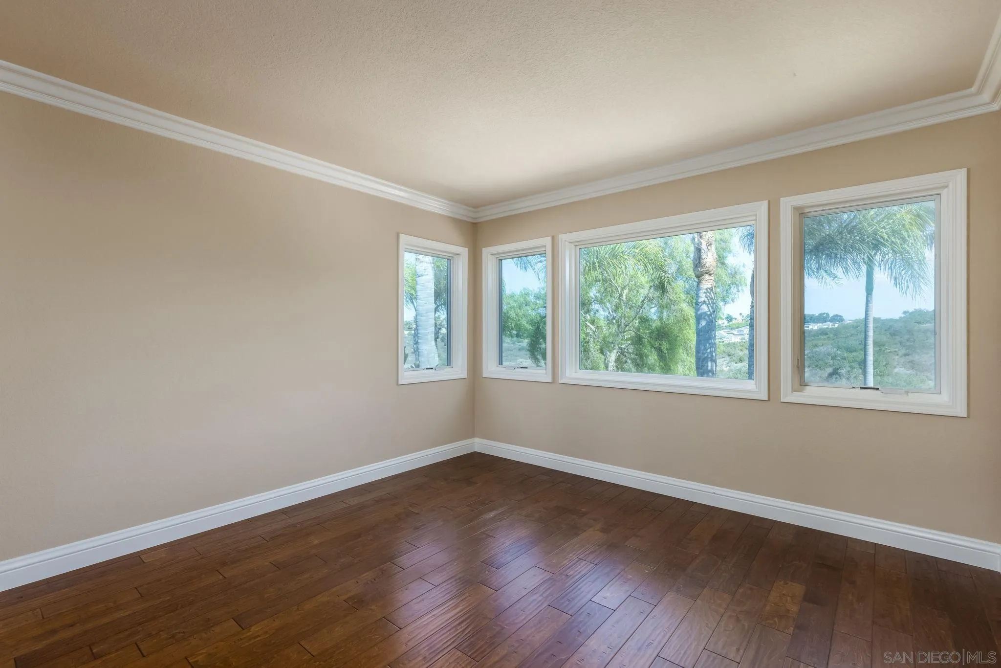https://cdn.realtyfeed.com/cdn/127/250040636/4a963ac4119ac66f6c173d30e5f691f8.webp