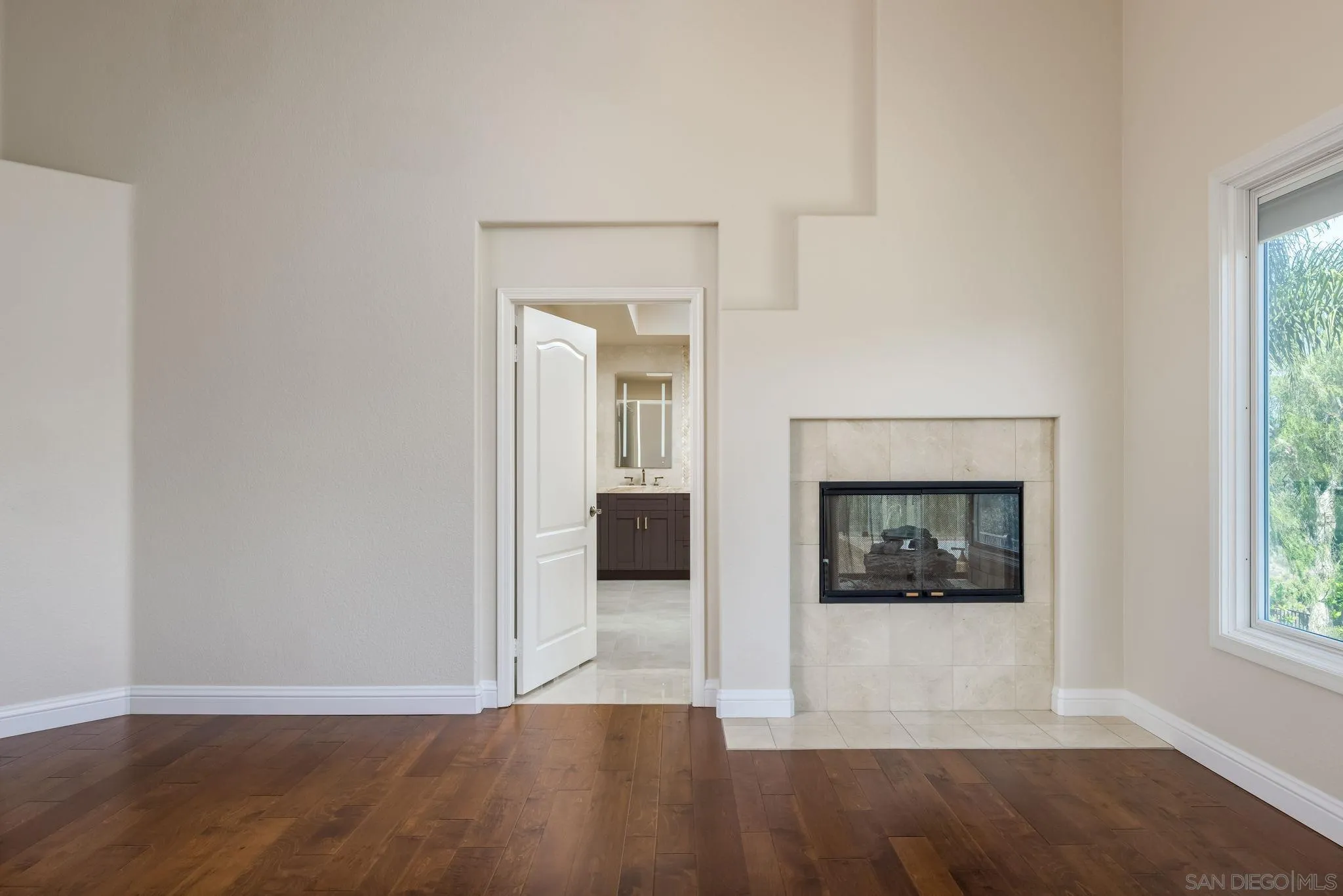 https://cdn.realtyfeed.com/cdn/127/250040636/6cd8cc5a1a3ddd17a1210273d63081d6.webp