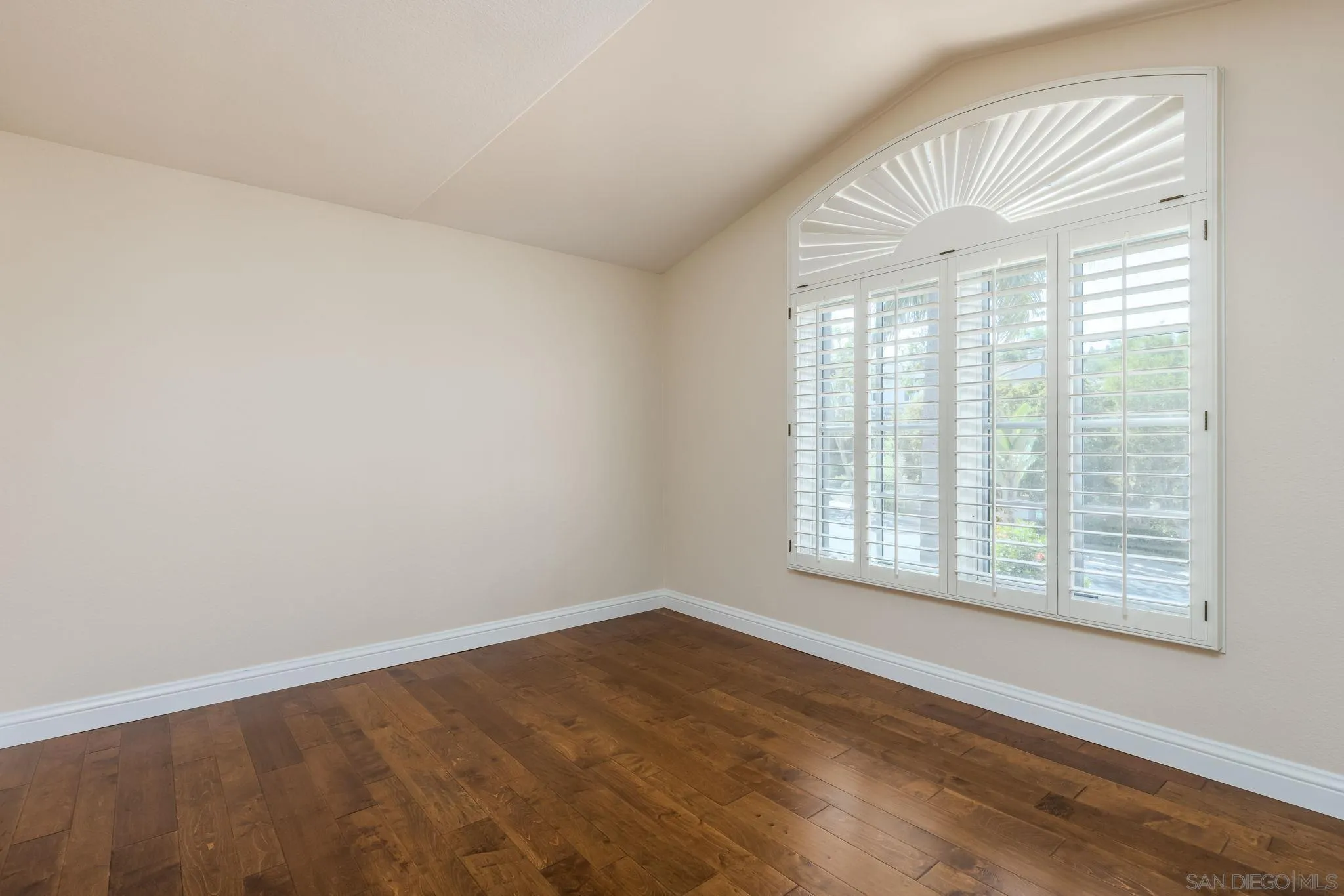 https://cdn.realtyfeed.com/cdn/127/250040636/b929c357c97fbf49e4728baf39f8a04b.webp