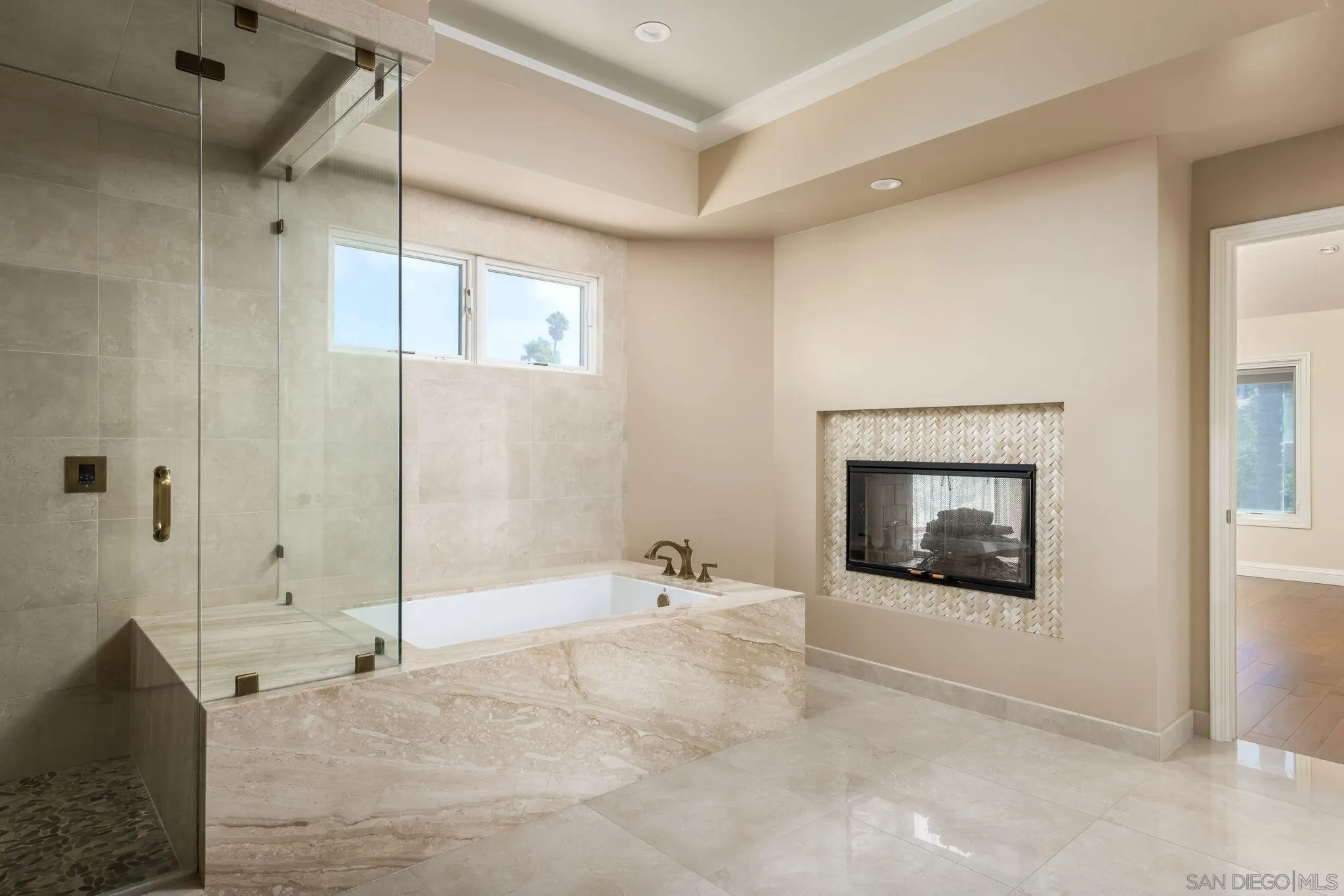 https://cdn.realtyfeed.com/cdn/127/250040636/d20d73f3bba6604ed7e34a017767997d.webp
