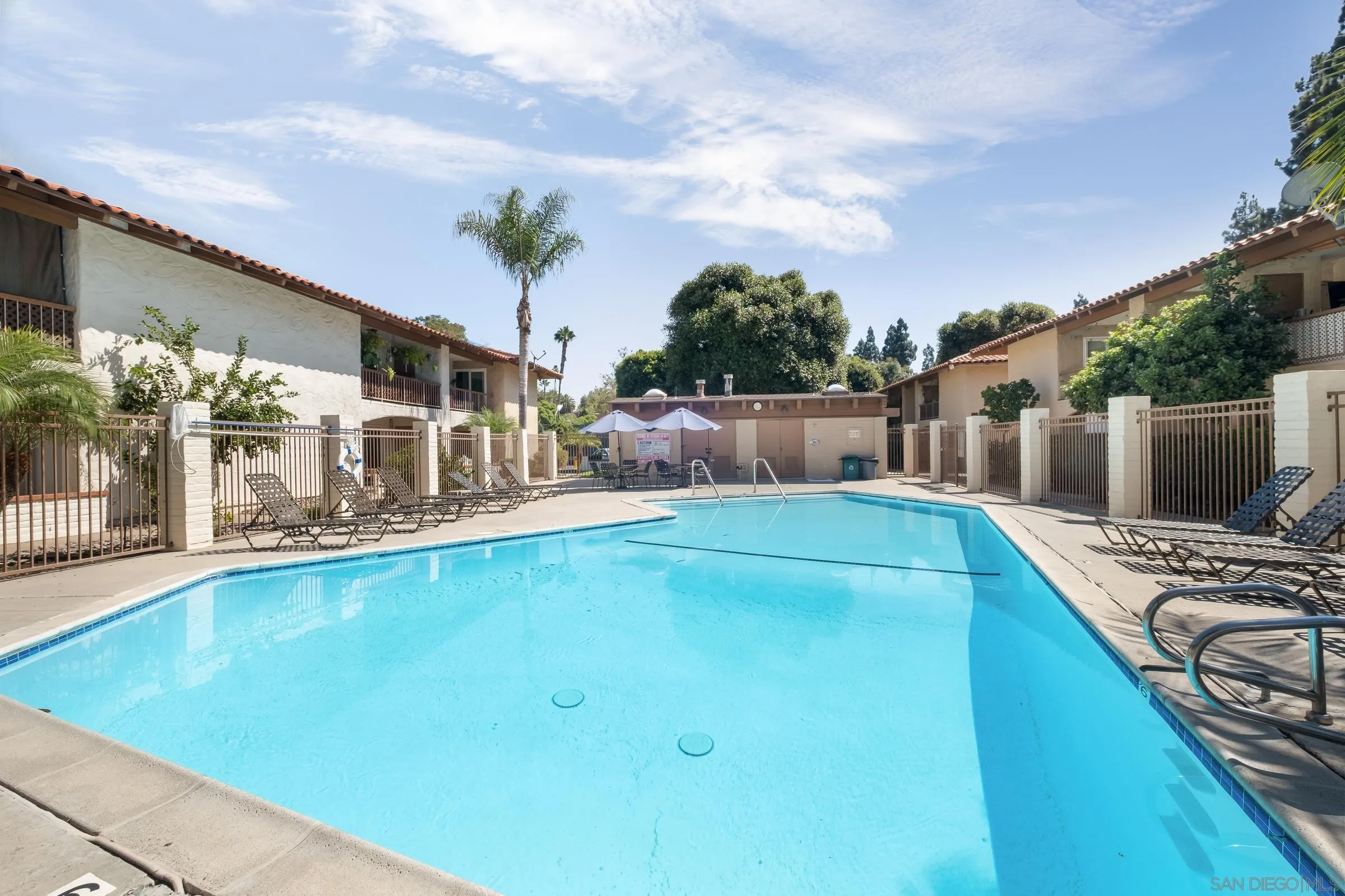 https://cdn.realtyfeed.com/cdn/127/250040640/a2f7976bd4cc2bcf780e5a55e1f880c2.webp