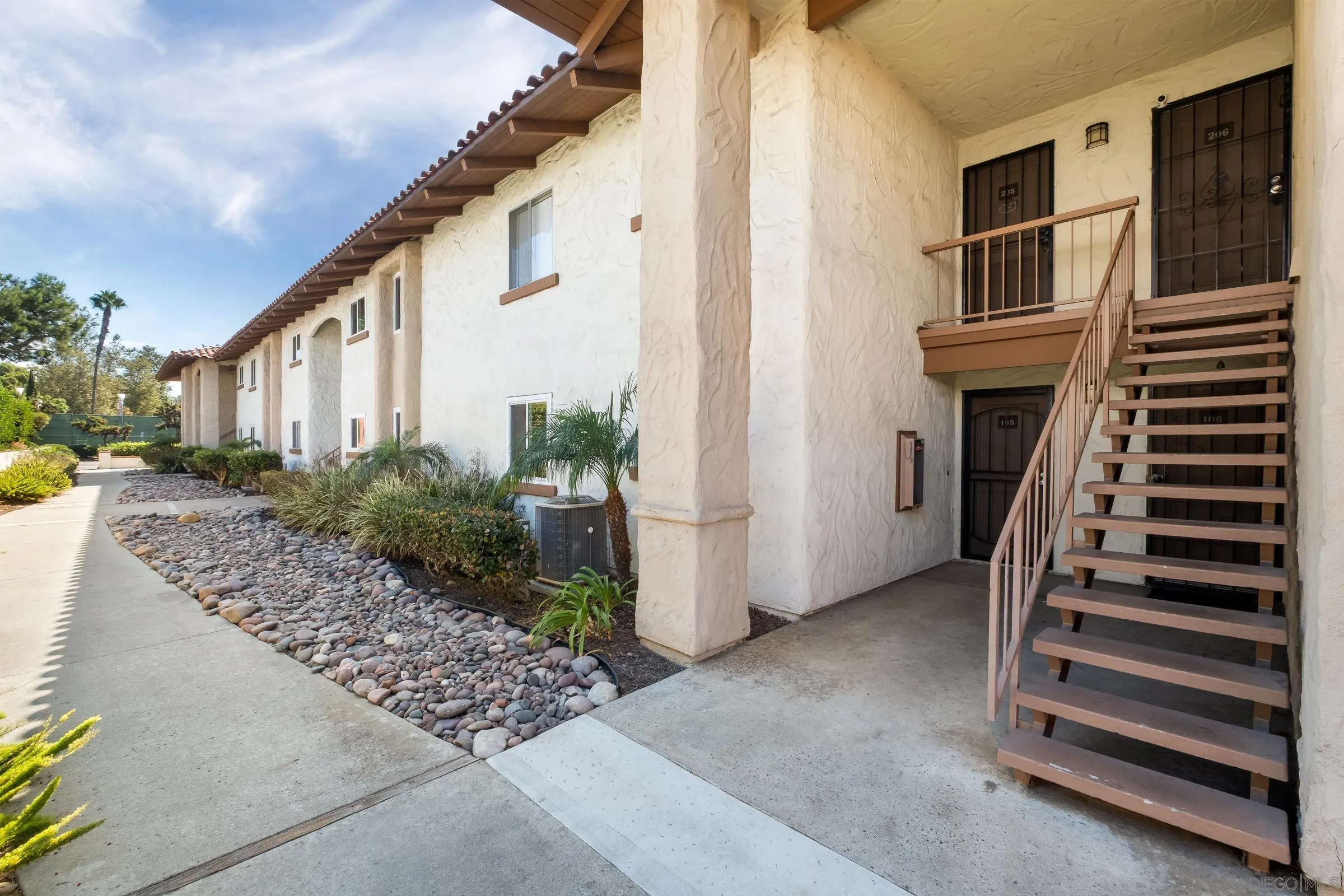 https://cdn.realtyfeed.com/cdn/127/250040640/e3fb9070a61bcafaf7af7c76df3b0a50.webp