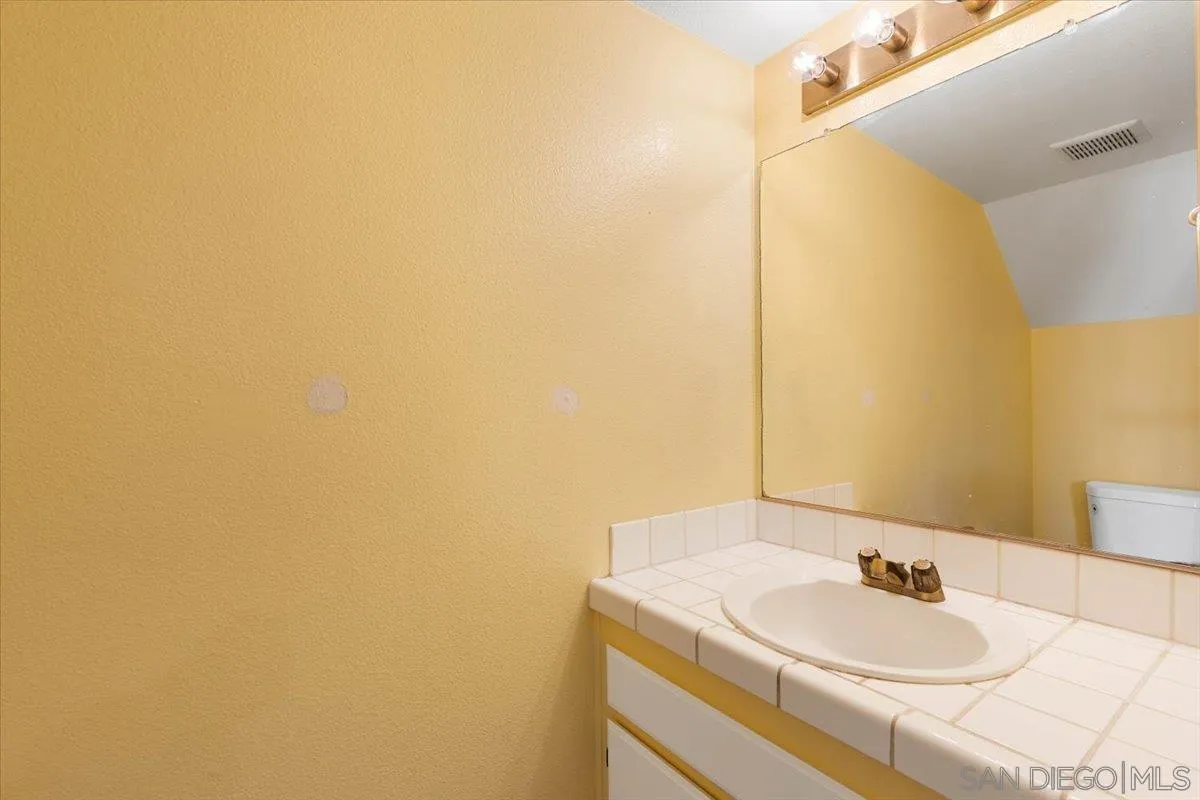 https://cdn.realtyfeed.com/cdn/127/250040643/b2dcb323202d46fba3d7ce19be73427a.webp