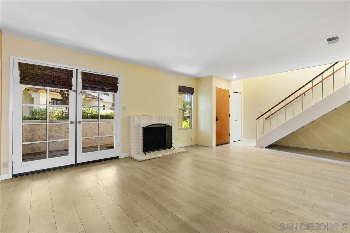 https://cdn.realtyfeed.com/cdn/127/250040643/c5c66e877ad8ee2b5aba11a248e42718.webp