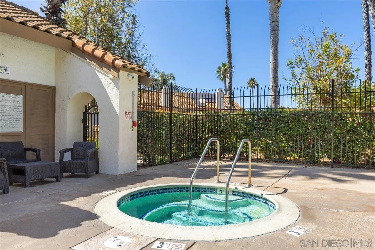 https://cdn.realtyfeed.com/cdn/127/250040643/db34fbbcb019aab7ba4c0618cfb2c393.webp