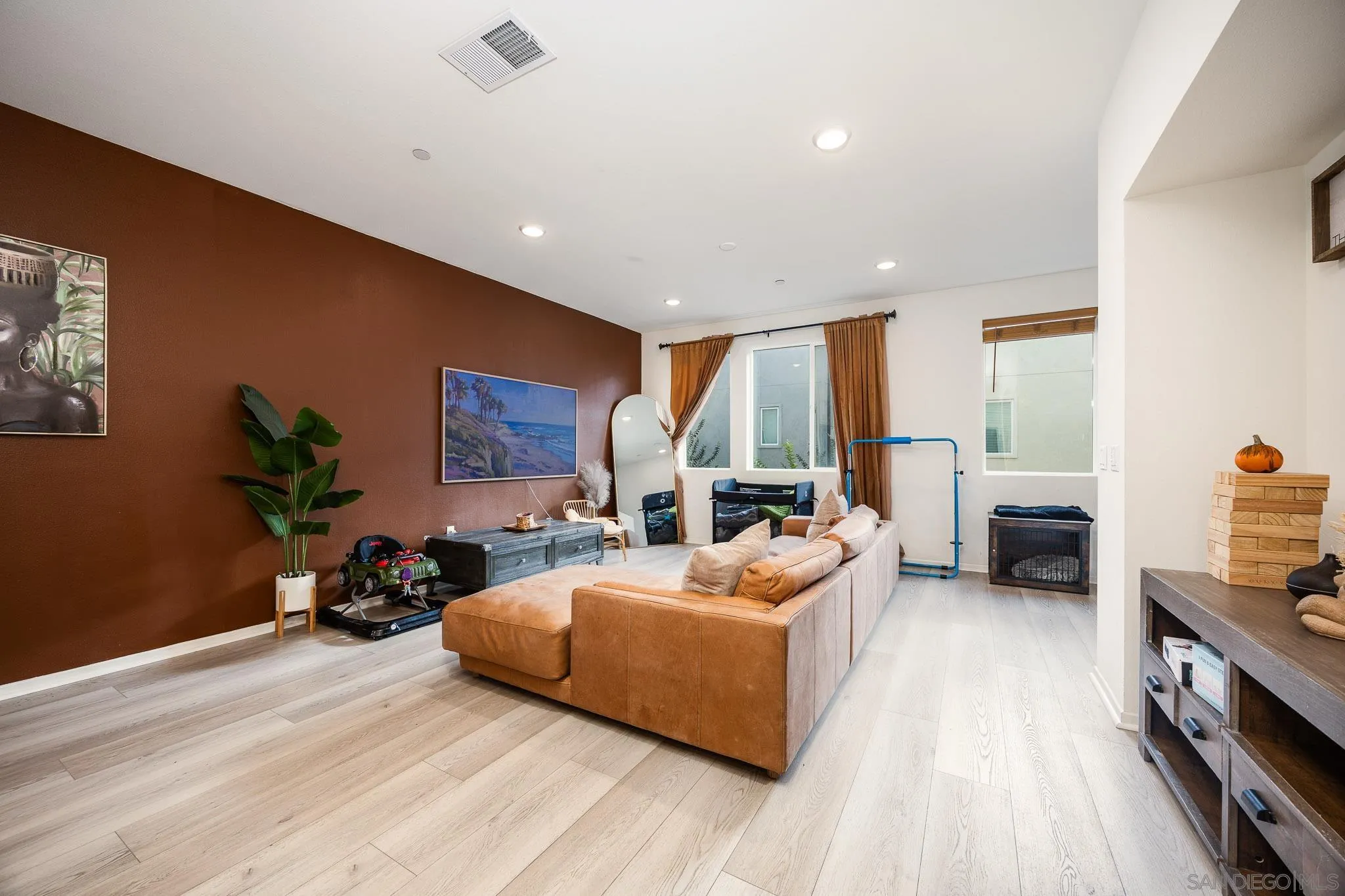 Photo #5: 250040645 Listing 