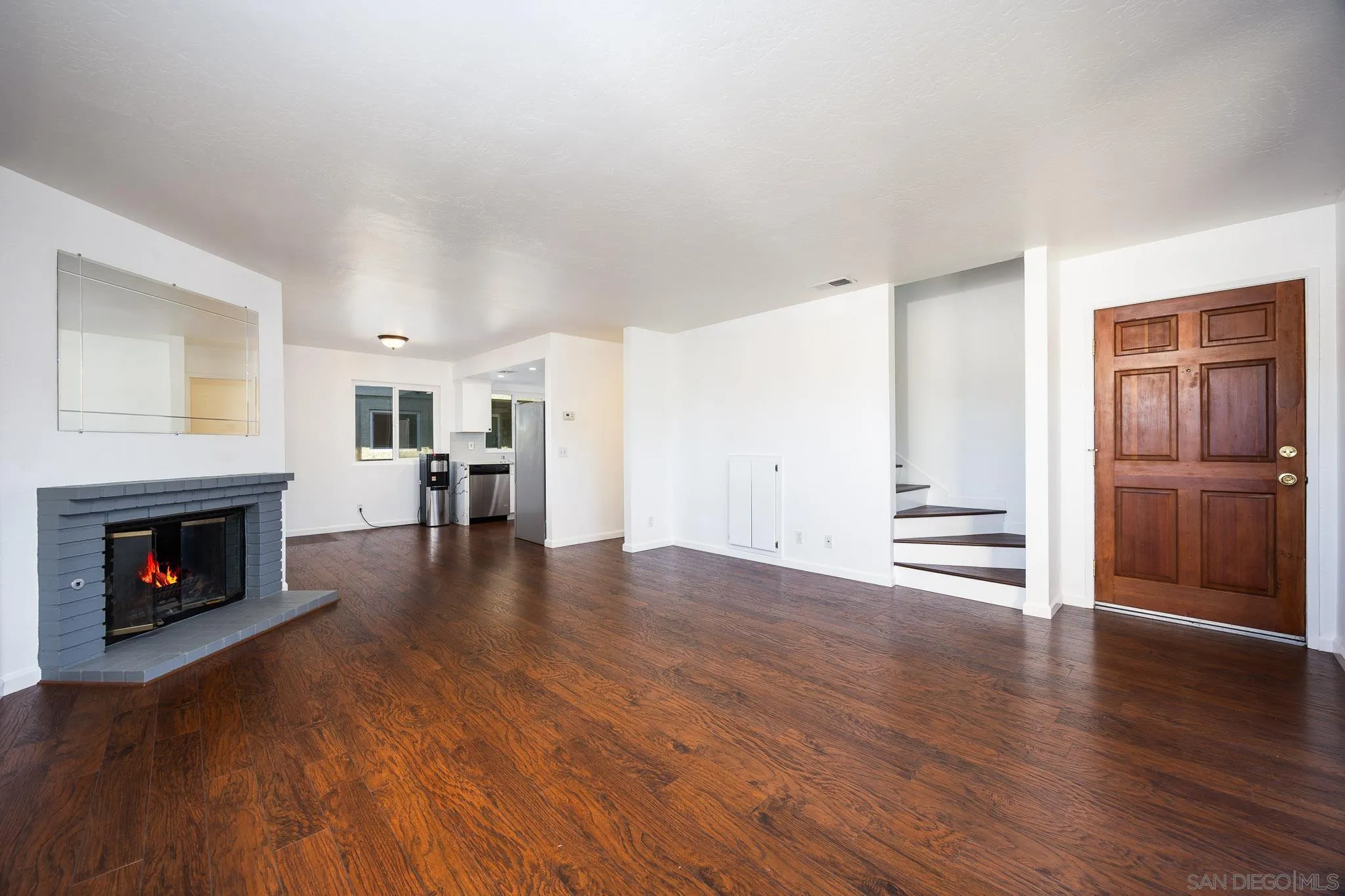 https://cdn.realtyfeed.com/cdn/127/250040647/f59f9da199c6a08416e1aadec27475ab.webp