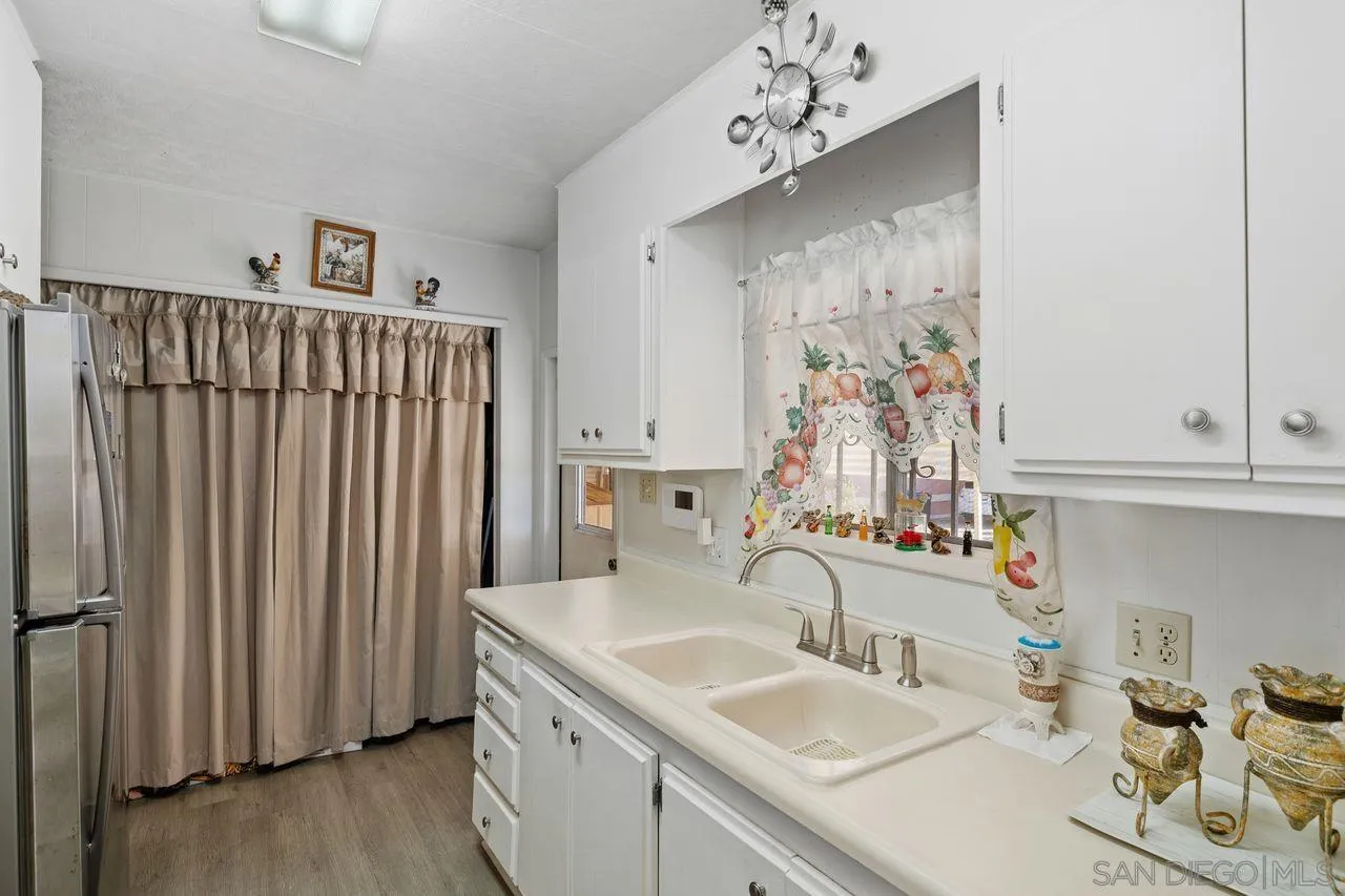 https://cdn.realtyfeed.com/cdn/127/250040648/599a19d196e96334ab80ed9c6f589b10.webp
