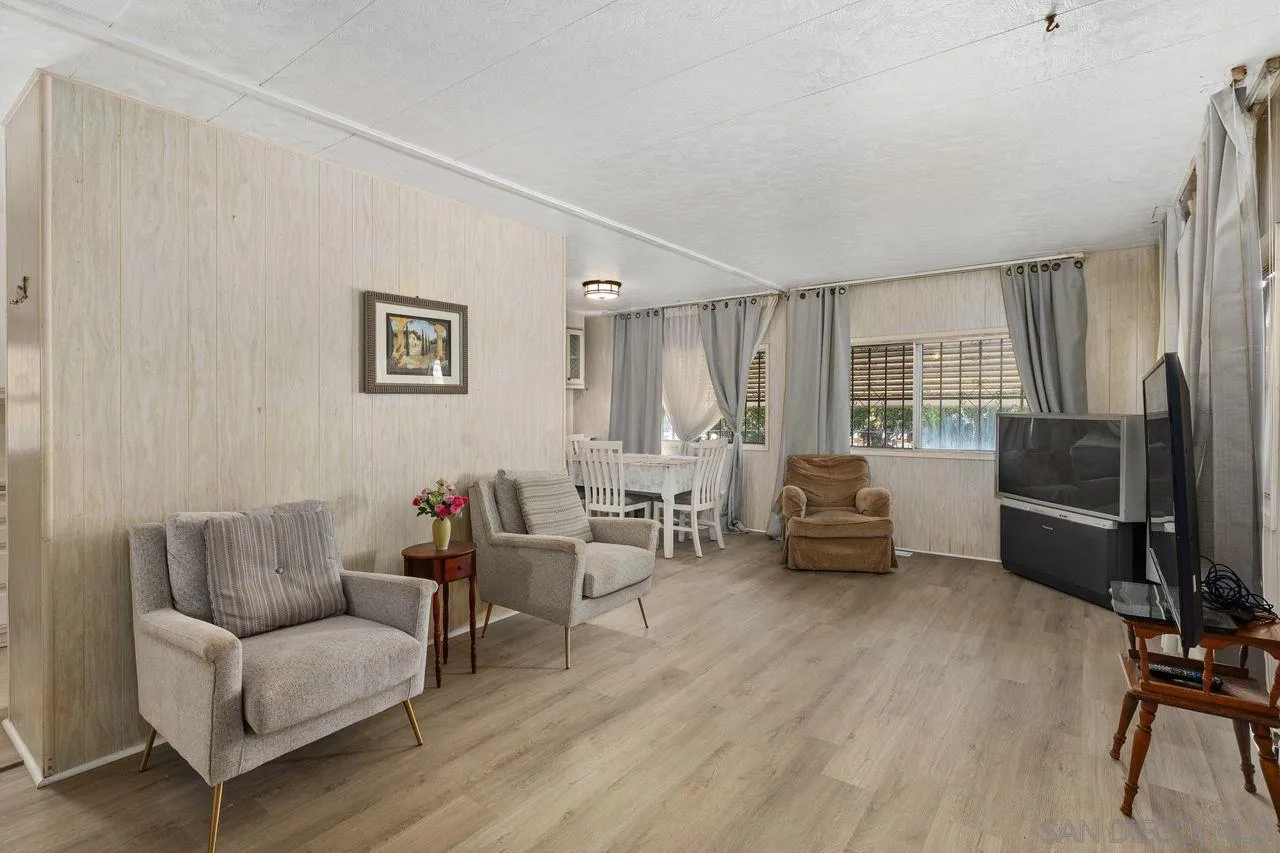 https://cdn.realtyfeed.com/cdn/127/250040648/61dee9ee76c593683ae545730c1ad721.webp