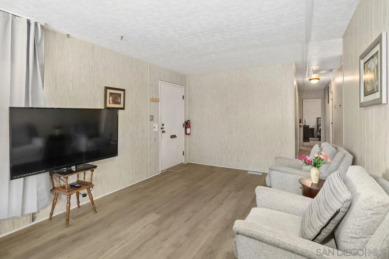 https://cdn.realtyfeed.com/cdn/127/250040648/fac305d7a7baa5b93f81f96a973795b0.webp