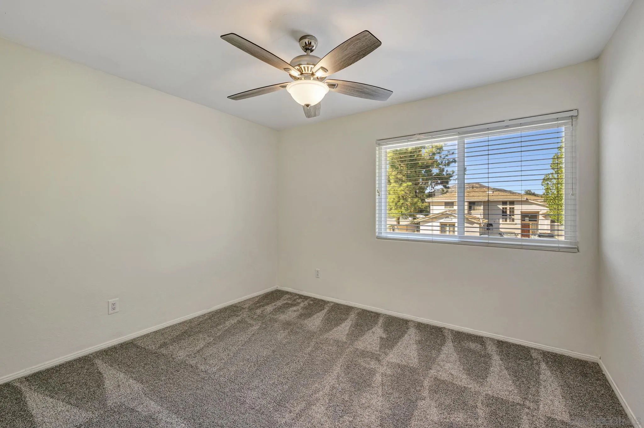 https://cdn.realtyfeed.com/cdn/127/250040650/5426e9684802ffcfd21c4bc66b667e41.webp