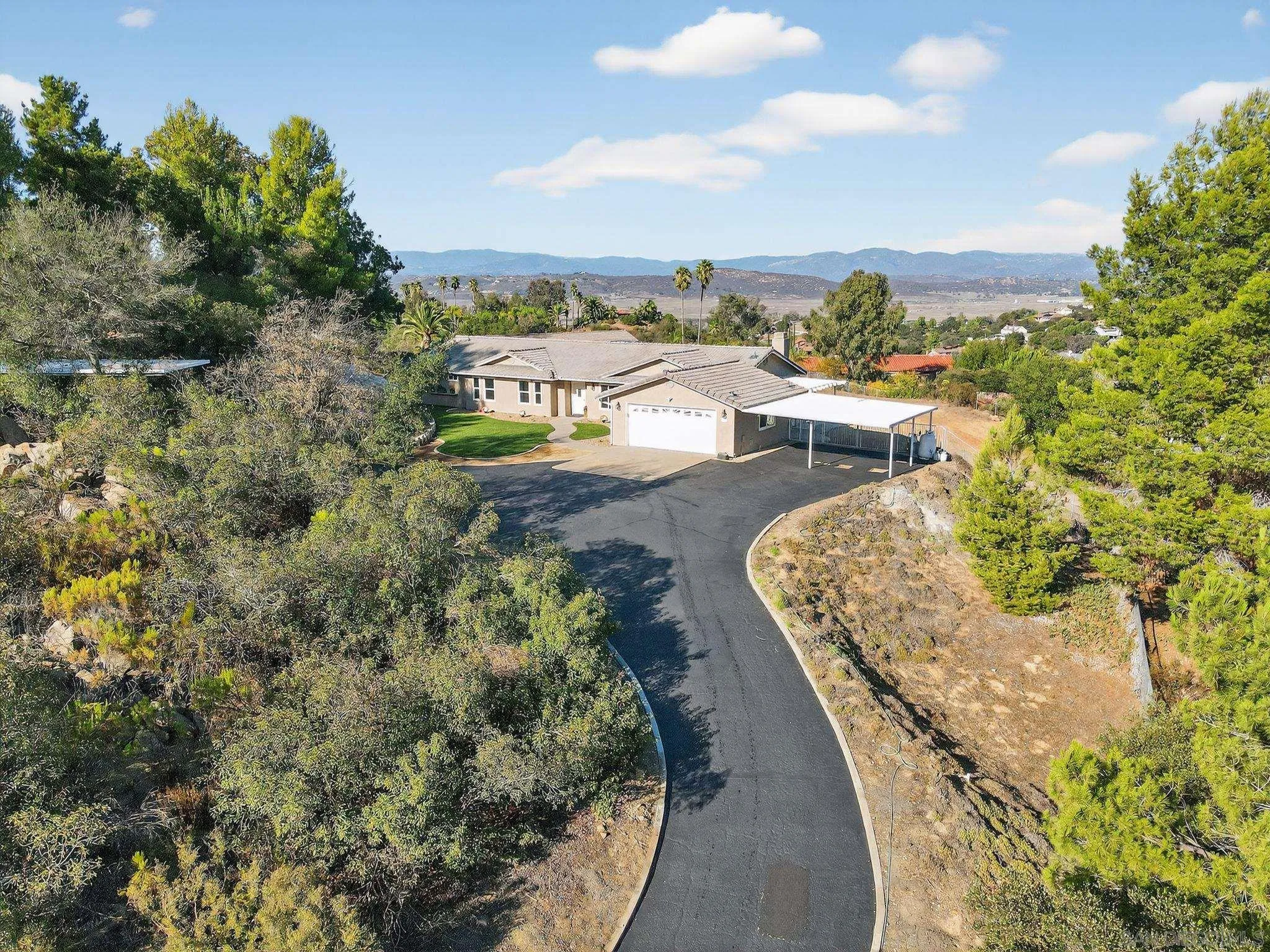 https://cdn.realtyfeed.com/cdn/127/250040651/2f175e843425d2f5922d508e4e4d083e.webp