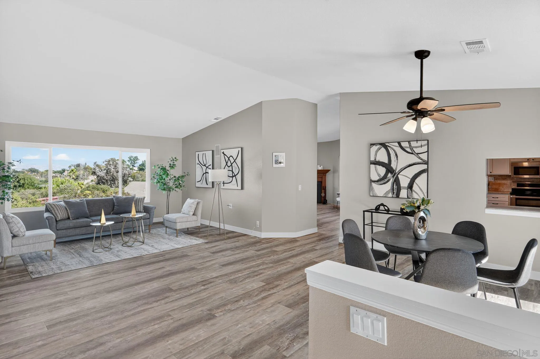 https://cdn.realtyfeed.com/cdn/127/250040651/51836795efe99c9d2ee79f8a3b8aee2e.webp