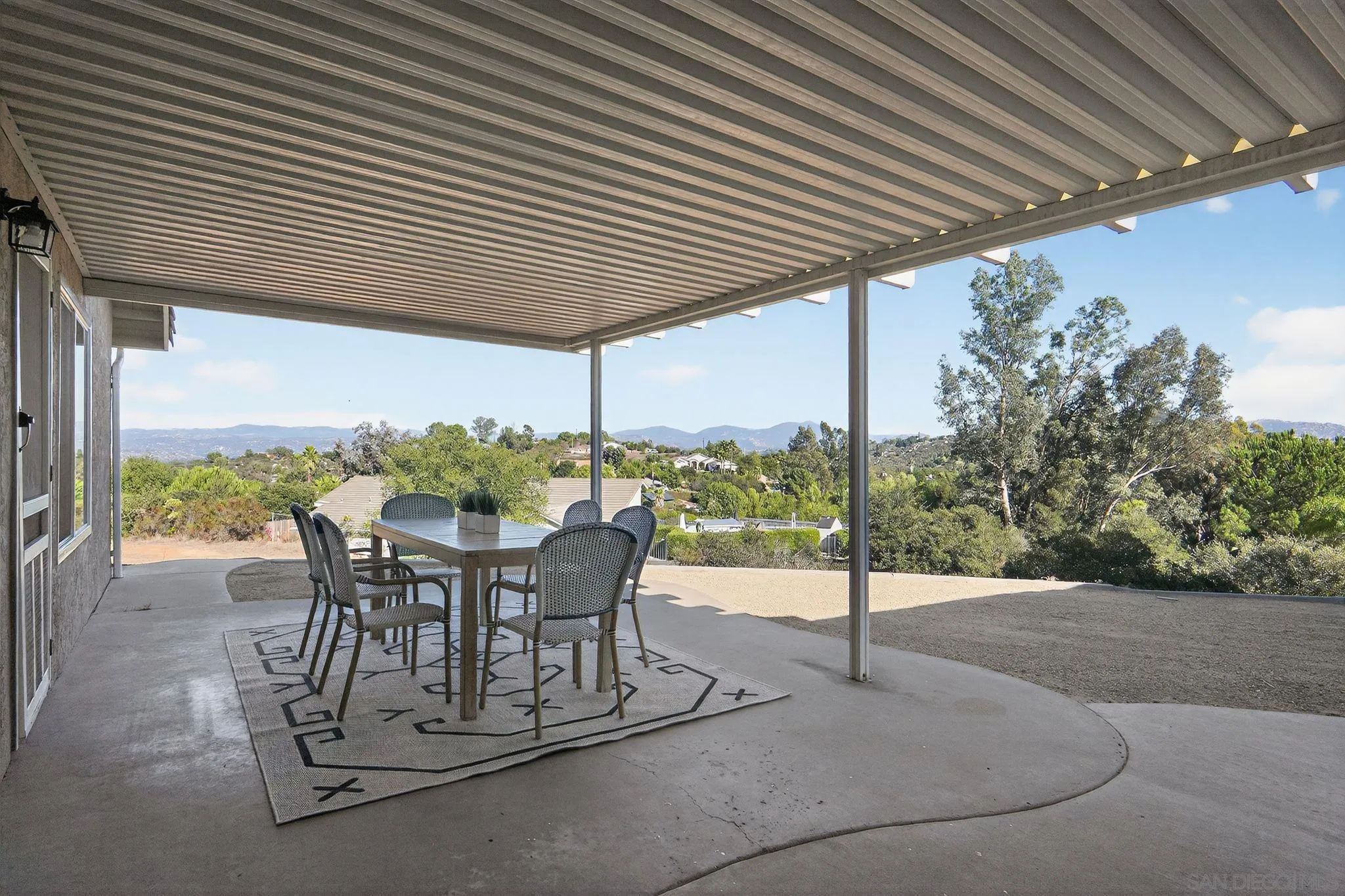 https://cdn.realtyfeed.com/cdn/127/250040651/fd1f8d51c0cdc57153383d40ca2ca03e.webp