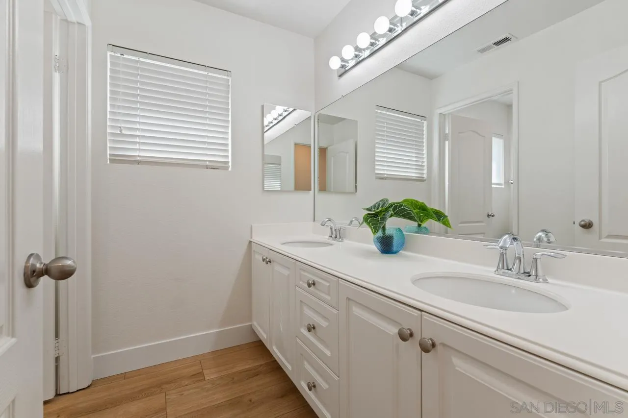 https://cdn.realtyfeed.com/cdn/127/250040652/126c0b1aa7a4016ff2d620dcab0446a6.webp