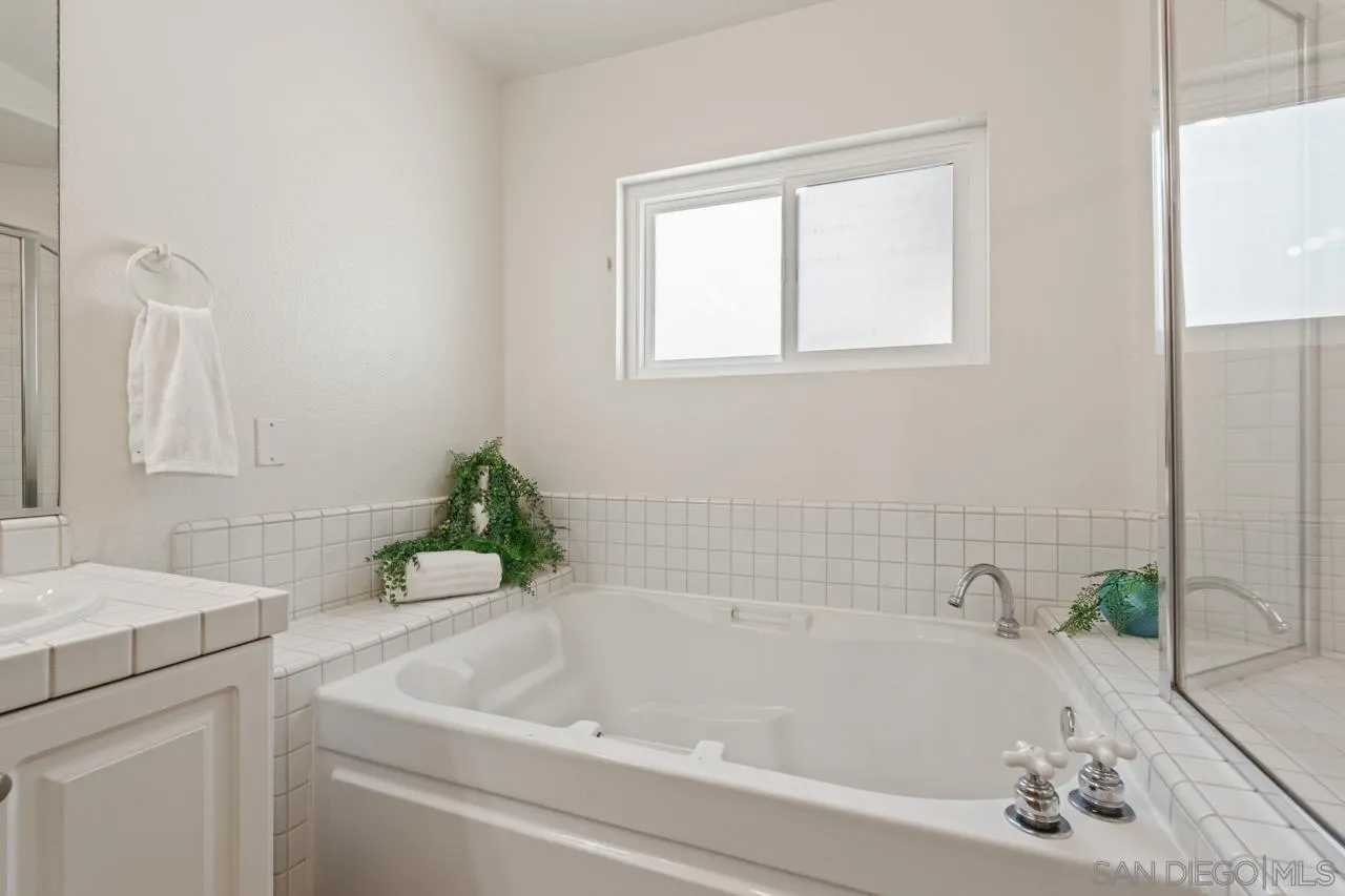 https://cdn.realtyfeed.com/cdn/127/250040652/6f273ce7d0dd571c00d15675d91f8335.webp