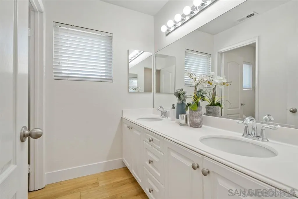 https://cdn.realtyfeed.com/cdn/127/250040652/89bbe4cb0f5b6b7d427277024c2db697.webp