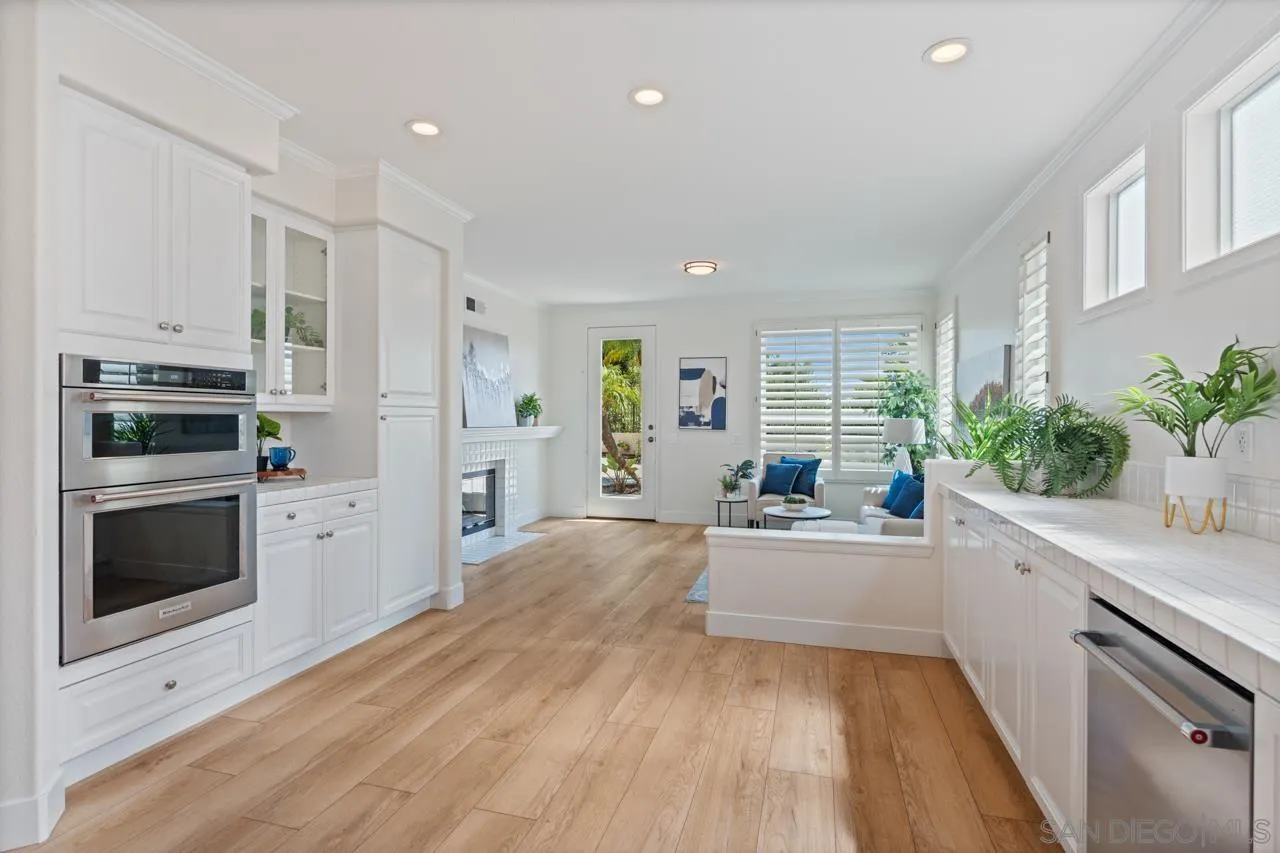 https://cdn.realtyfeed.com/cdn/127/250040652/9d7777271332f69ab159e0982c9a8b60.webp