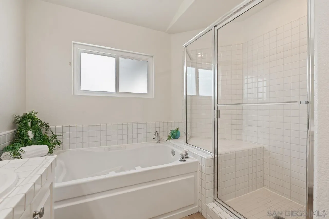https://cdn.realtyfeed.com/cdn/127/250040652/b045452efee84f7f33fc48f75b8c8431.webp