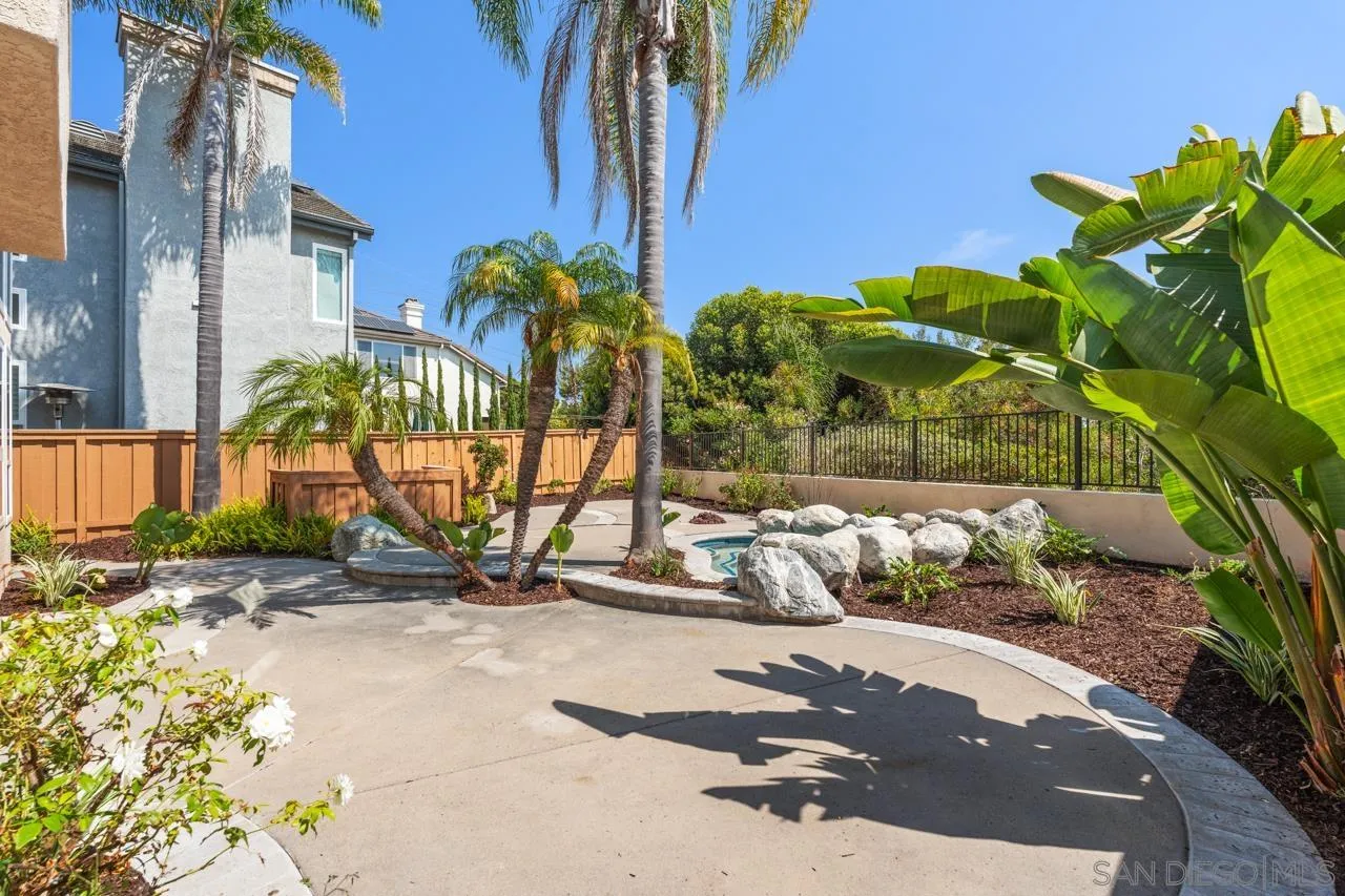 https://cdn.realtyfeed.com/cdn/127/250040652/f1b788429c92d755fb5d66a3f889f9e4.webp