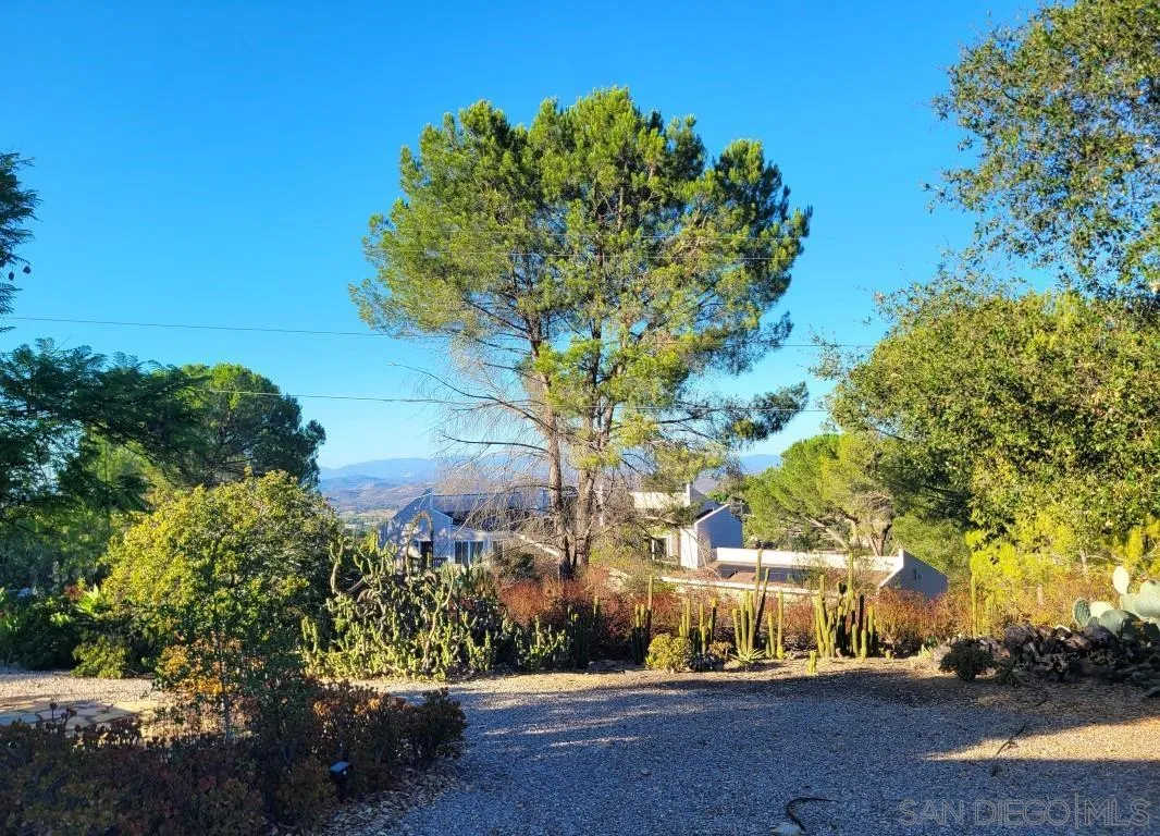 https://cdn.realtyfeed.com/cdn/127/250040654/17474eea996ab936a5fd919d0fd6f8a0.webp