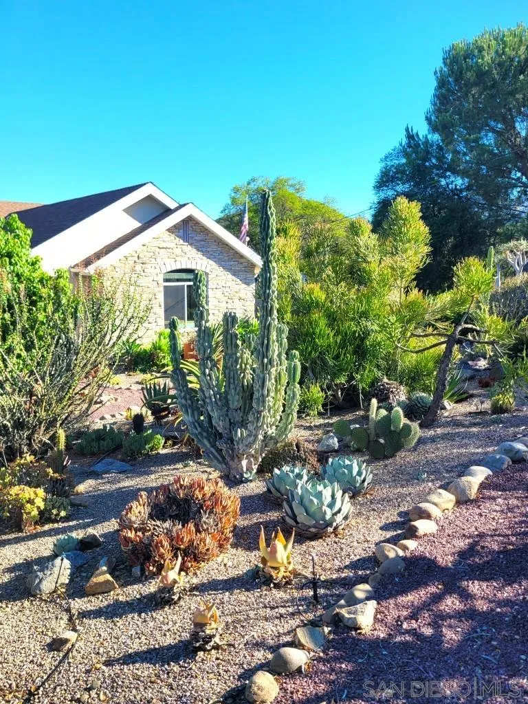 https://cdn.realtyfeed.com/cdn/127/250040654/19e8774d32b802017c4f64f1077efee7.webp