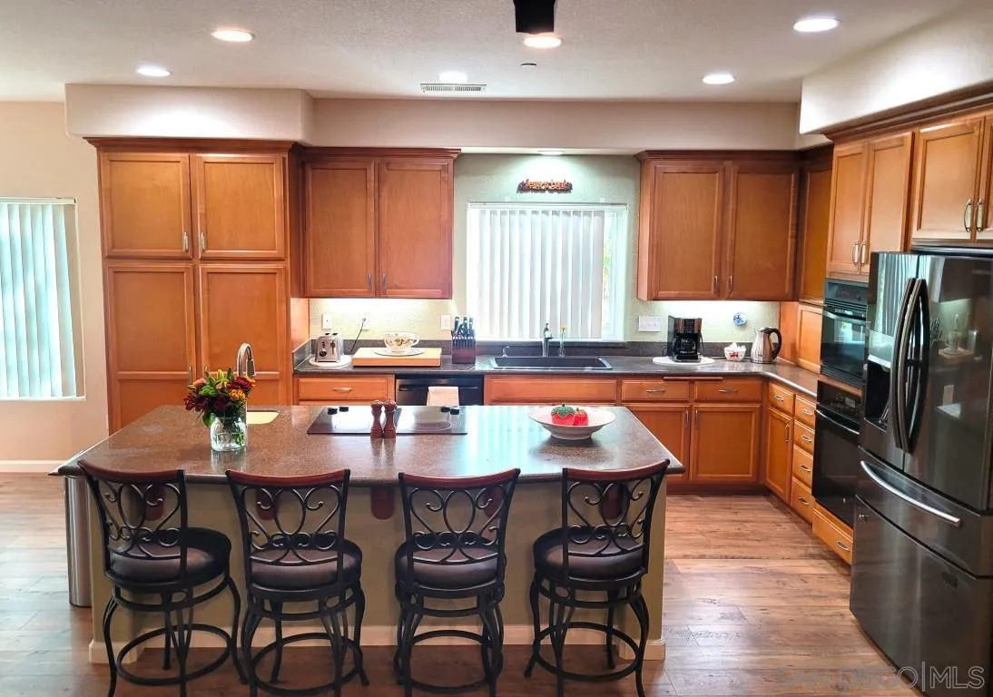 https://cdn.realtyfeed.com/cdn/127/250040654/7491ad679c6609e1511f85d35f1e002d.webp