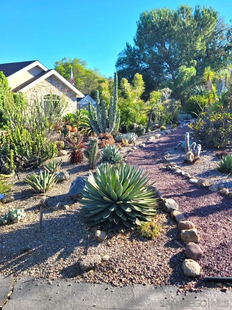 https://cdn.realtyfeed.com/cdn/127/250040654/9f329d45191ec9d6473a2a014868c11f.webp