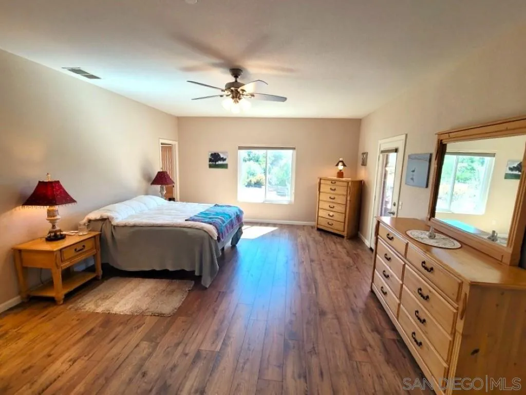 https://cdn.realtyfeed.com/cdn/127/250040654/a6b4c8d07c10727d88a6bfd00d4d245b.webp