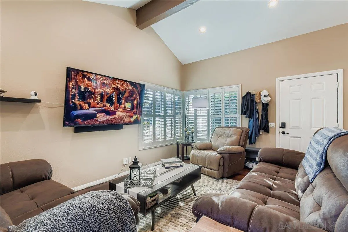 https://cdn.realtyfeed.com/cdn/127/250040655/177609a934b2bcad1abd04065900b254.webp