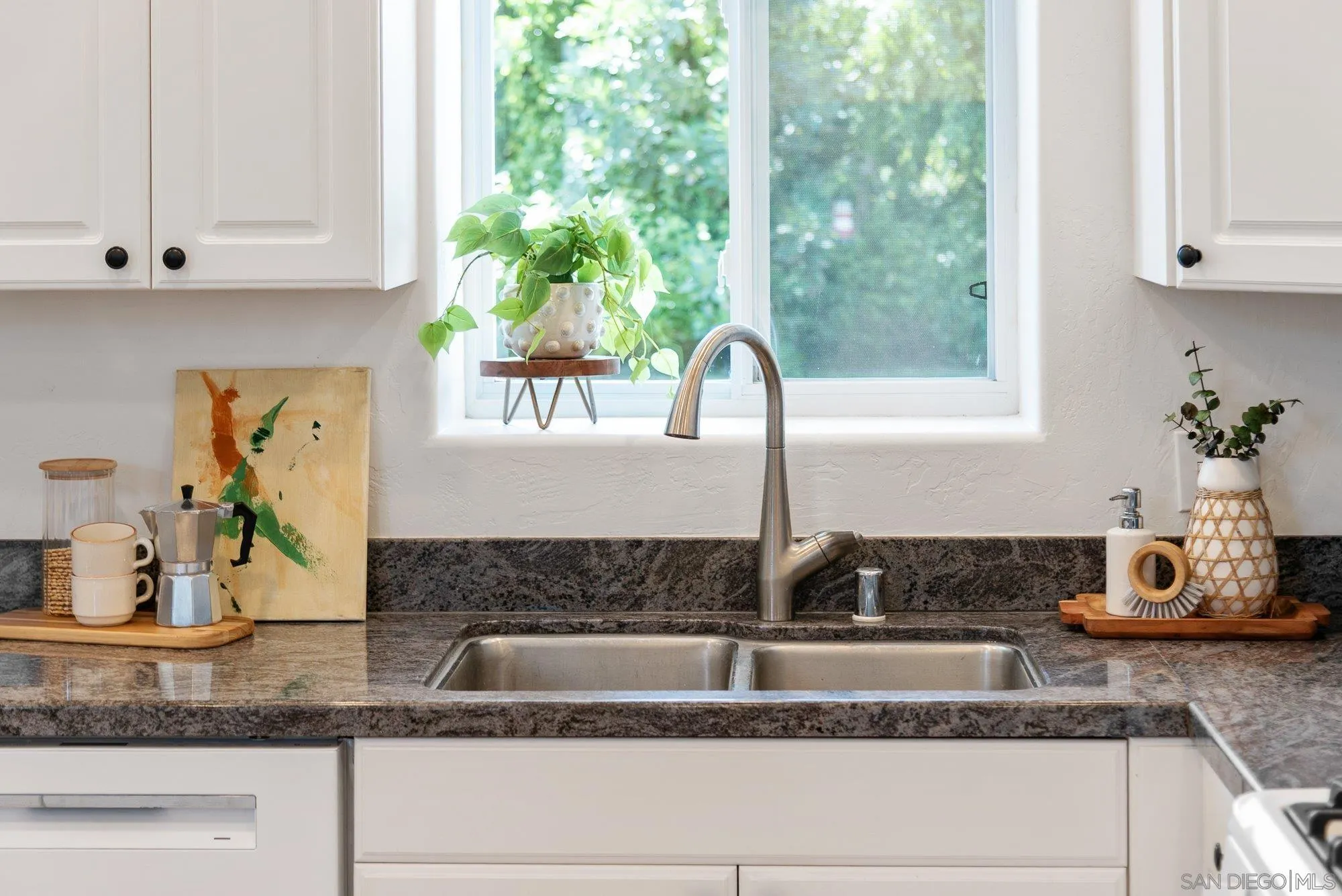 https://cdn.realtyfeed.com/cdn/127/250040656/1820cd7b64f5370b40a708c7f29fd4bf.webp