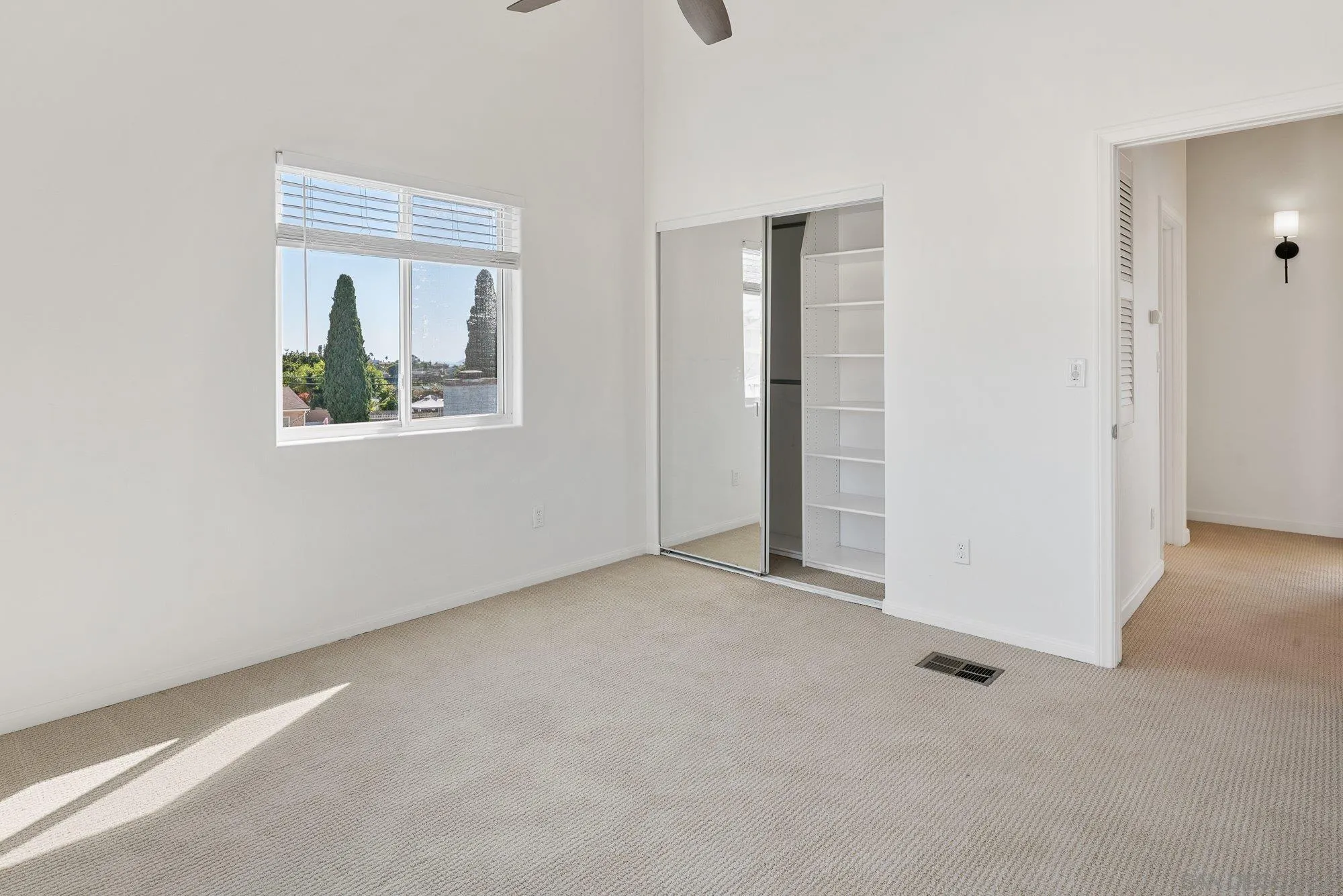 https://cdn.realtyfeed.com/cdn/127/250040656/6d3c514175f174b5c80191d6cfde6f8d.webp