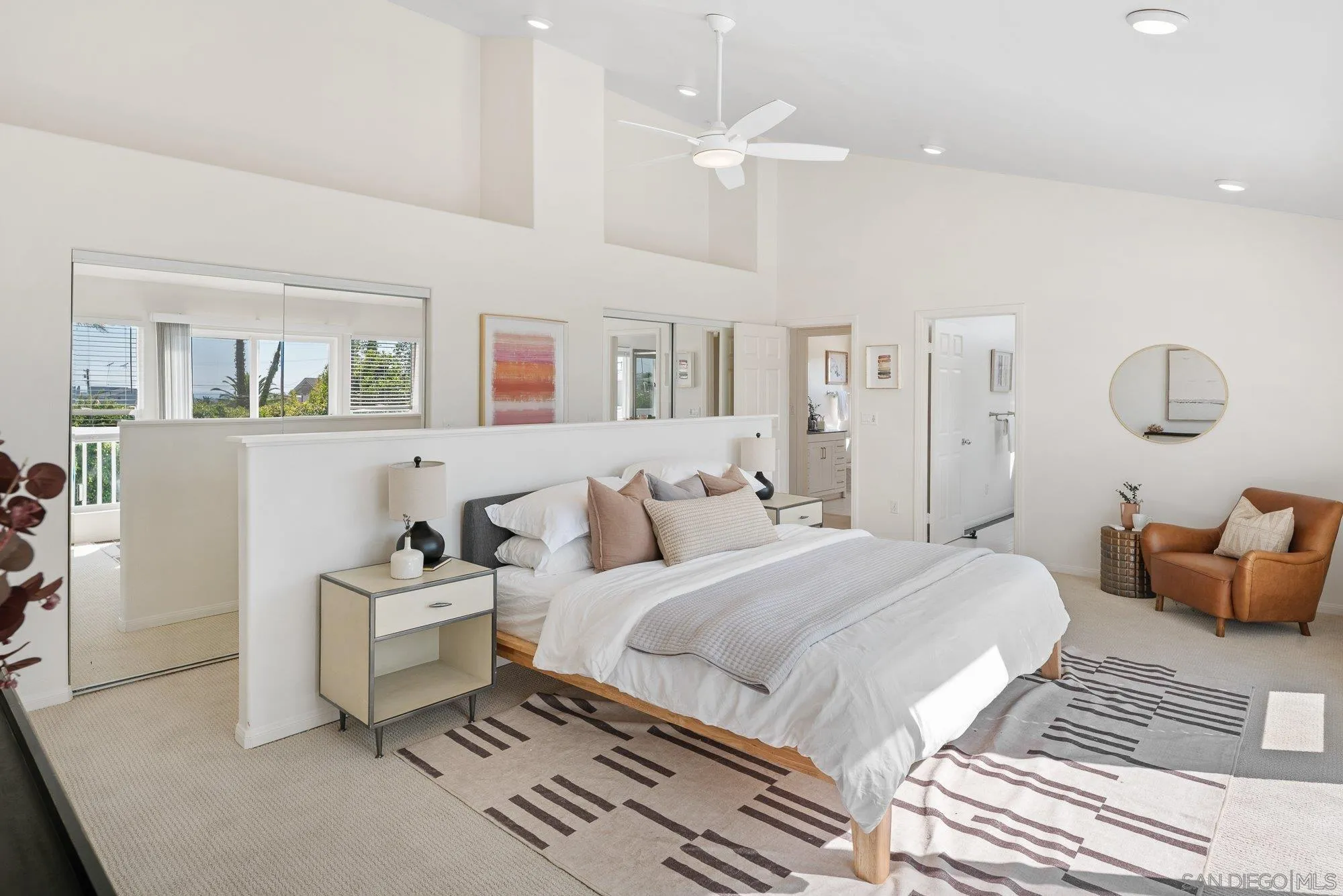 https://cdn.realtyfeed.com/cdn/127/250040656/caeffe75174897baafee02484a6e8ec0.webp