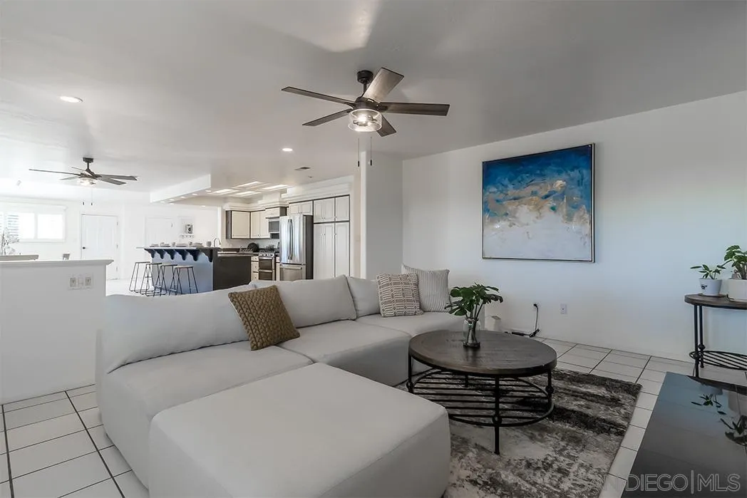 https://cdn.realtyfeed.com/cdn/127/250040659/ac26b9bc1a4eb7507708e25686df907e.webp