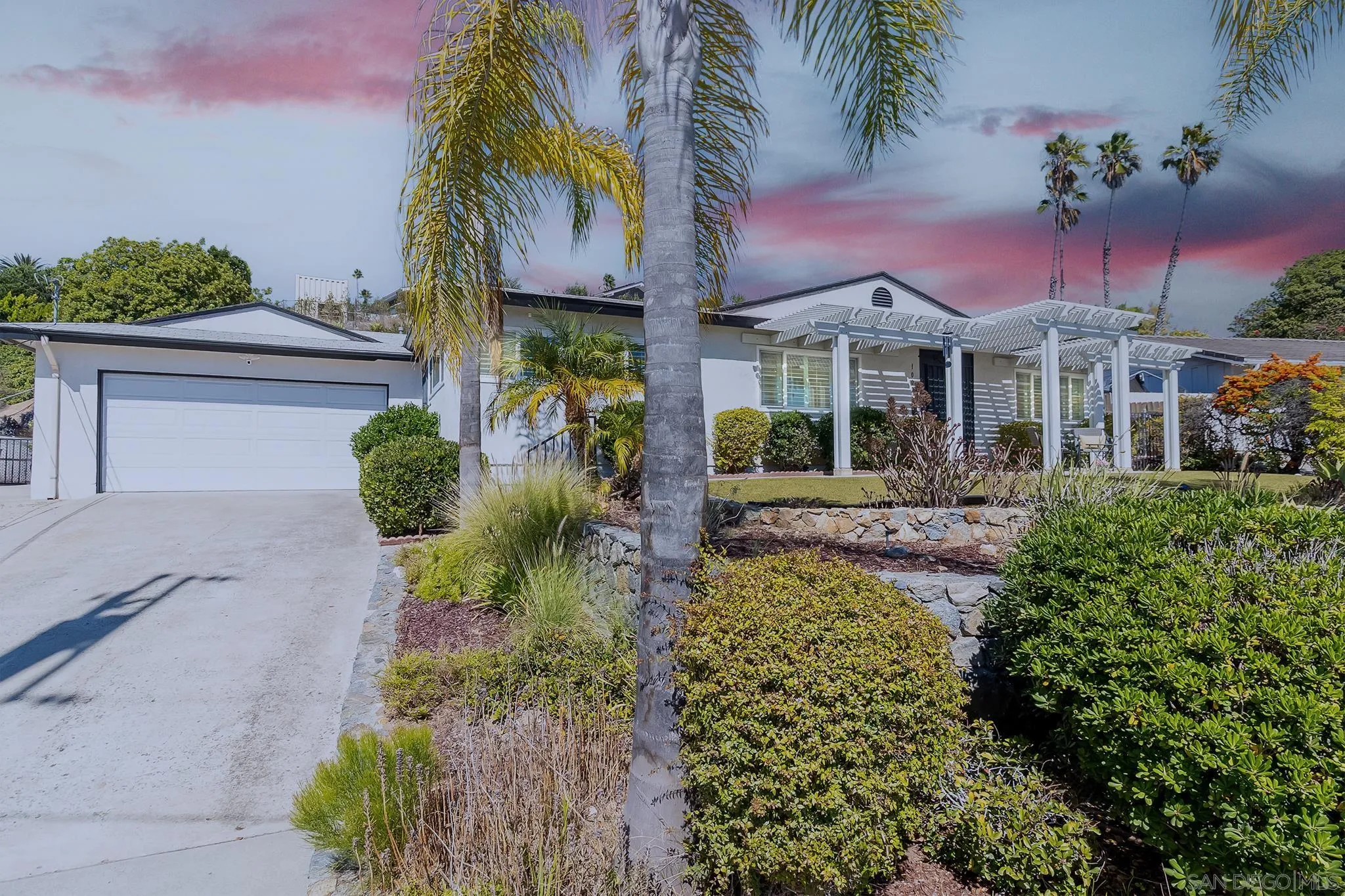 https://cdn.realtyfeed.com/cdn/127/250040659/d5ee1755737c1cd3775a9e5c9bb0787e.webp