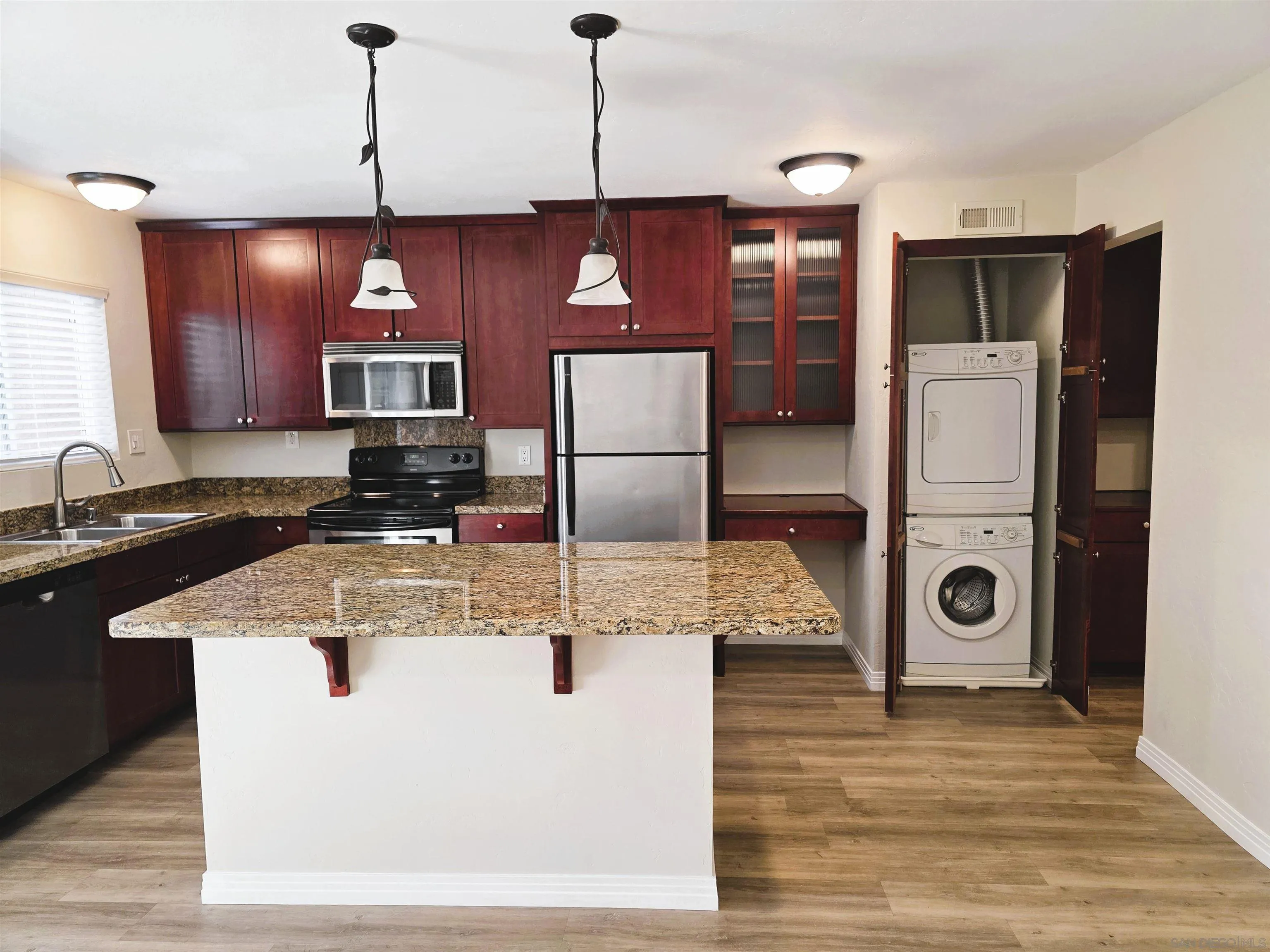 Photo #9: 250040664 Listing: Photo #9
