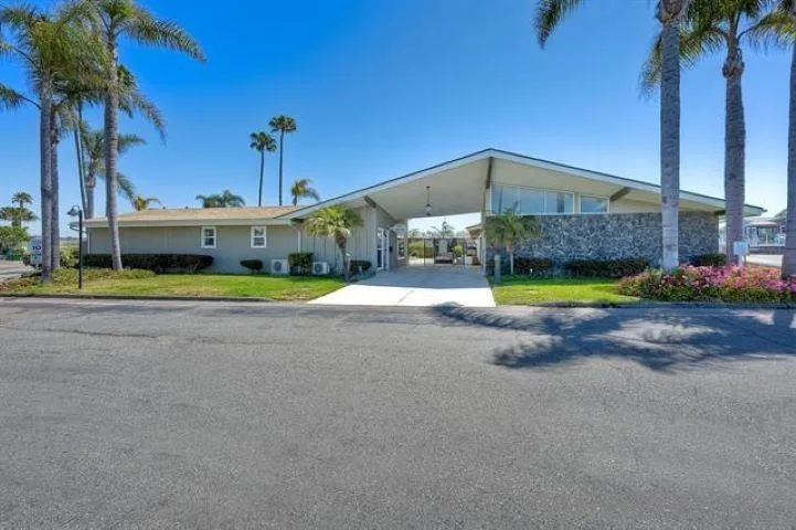 https://cdn.realtyfeed.com/cdn/127/250040666/624ceef8bb9150b9fdd87f4bae60f472.webp