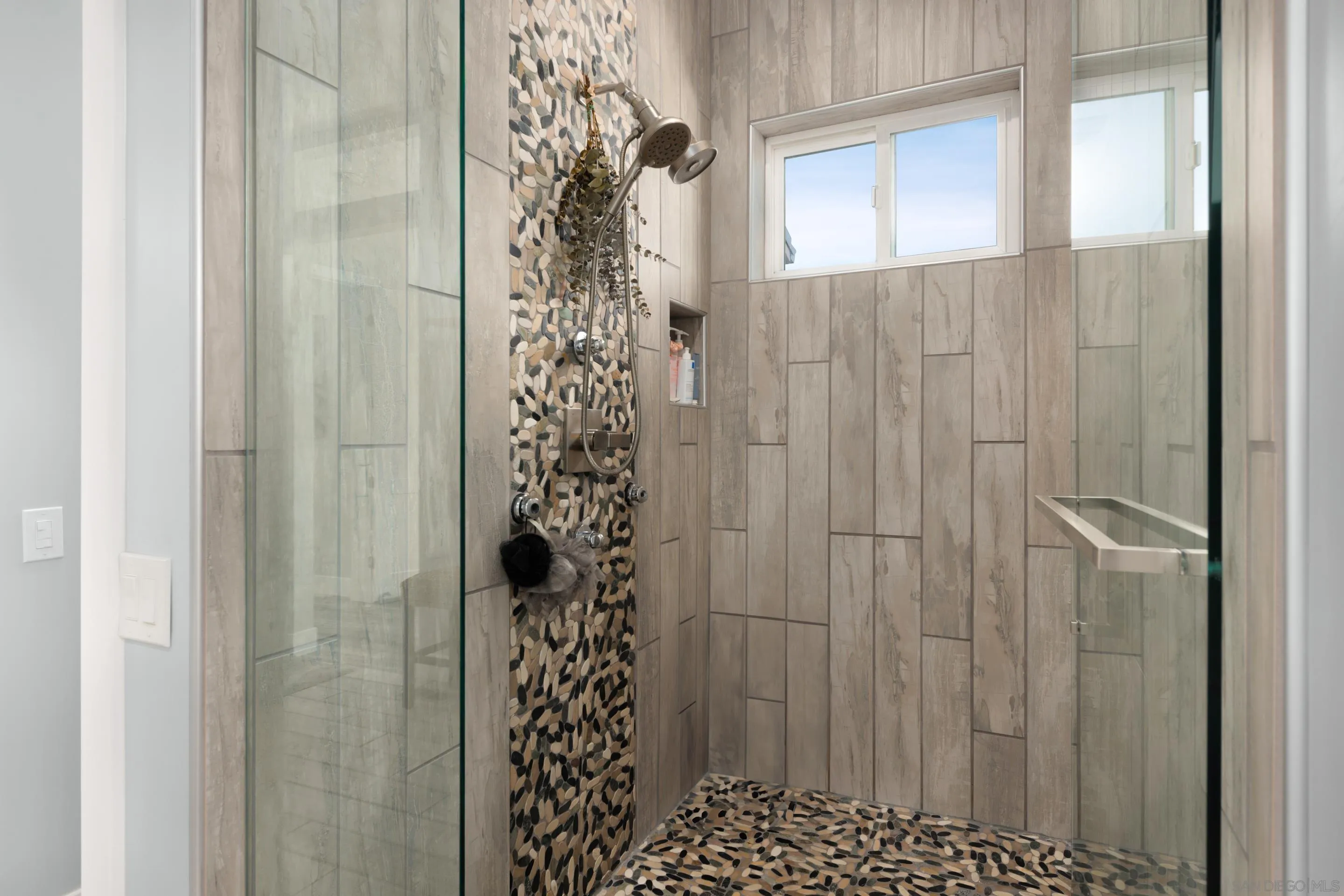 https://cdn.realtyfeed.com/cdn/127/250040670/4de5e6a3fd0eabd8b2c759cf152148bf.webp