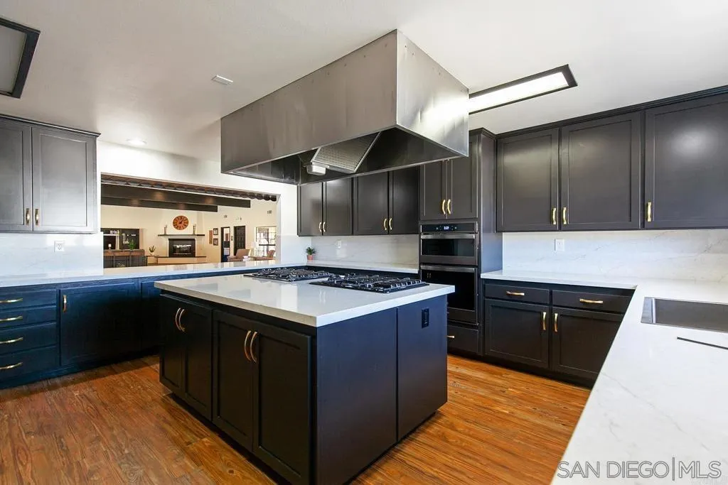 https://cdn.realtyfeed.com/cdn/127/250040672/6b813dfb9c811ce4b149825fbd6e552c.webp