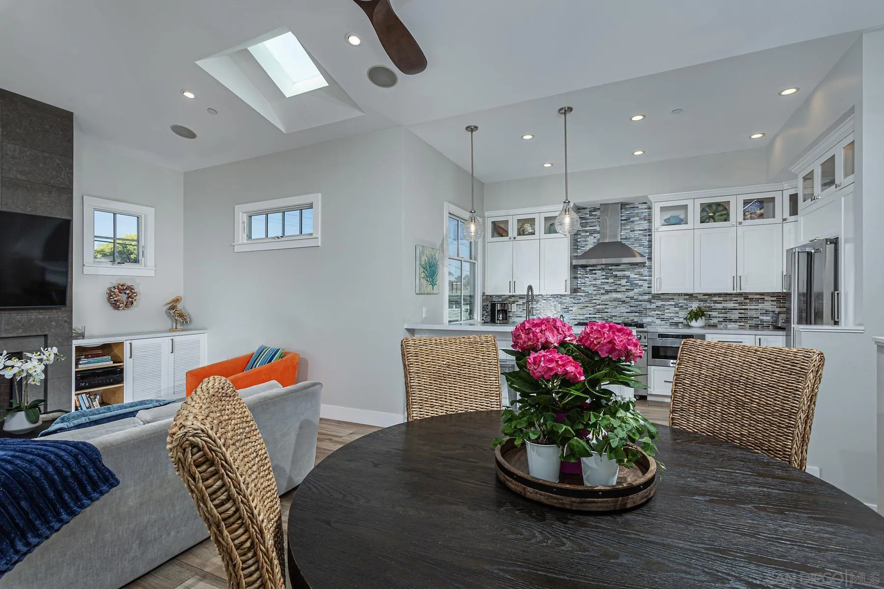 https://cdn.realtyfeed.com/cdn/127/250040674/a0ec9440ca6aea4acad11bb4371e3b32.webp